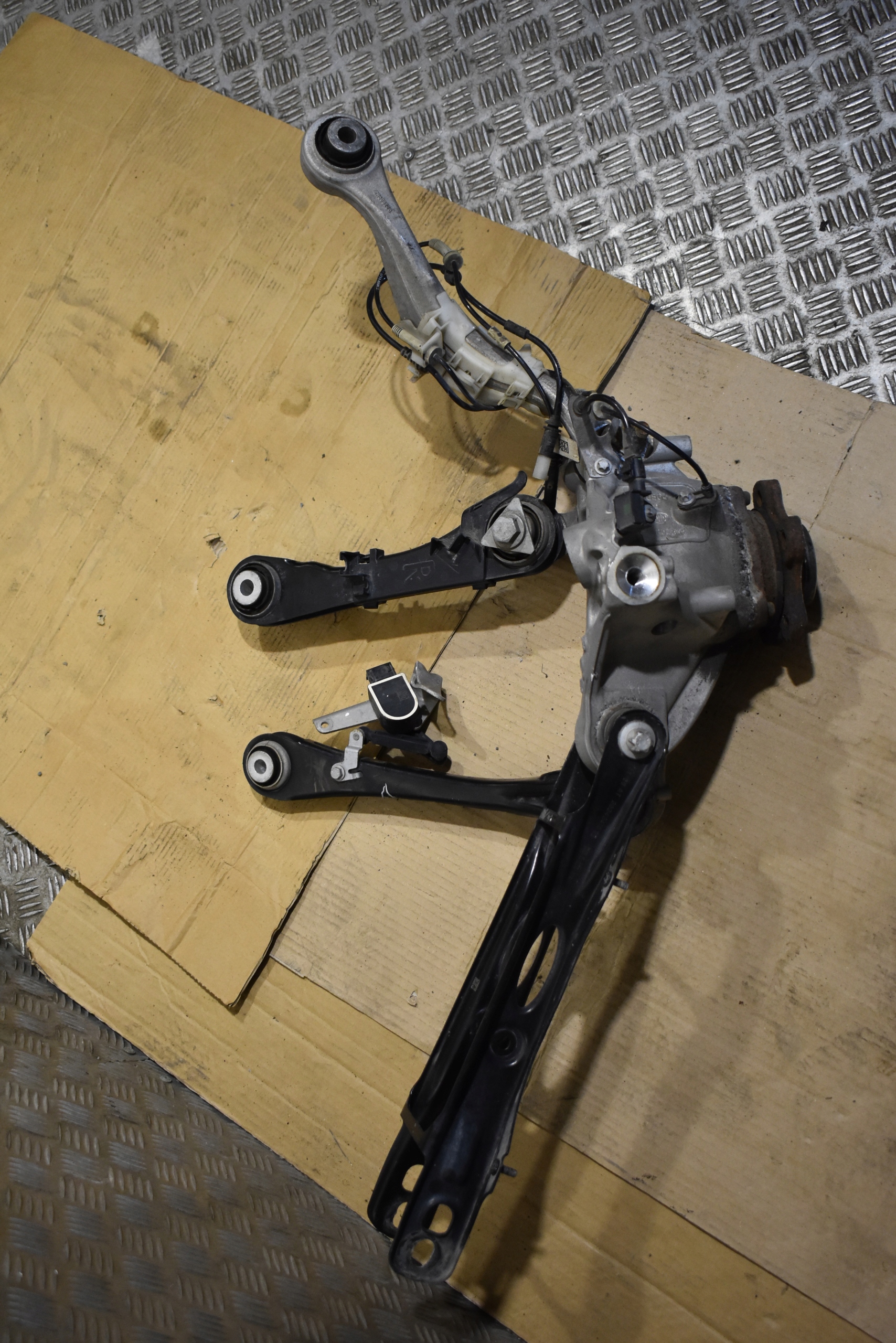 IDEALNE sususpension rear. right BMW G14 G15 1