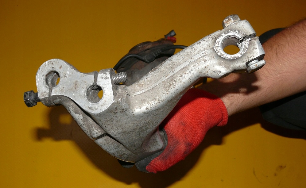 of the pivot swing sensor ABS right front AUDI S6 A6 C5 4.2 V8