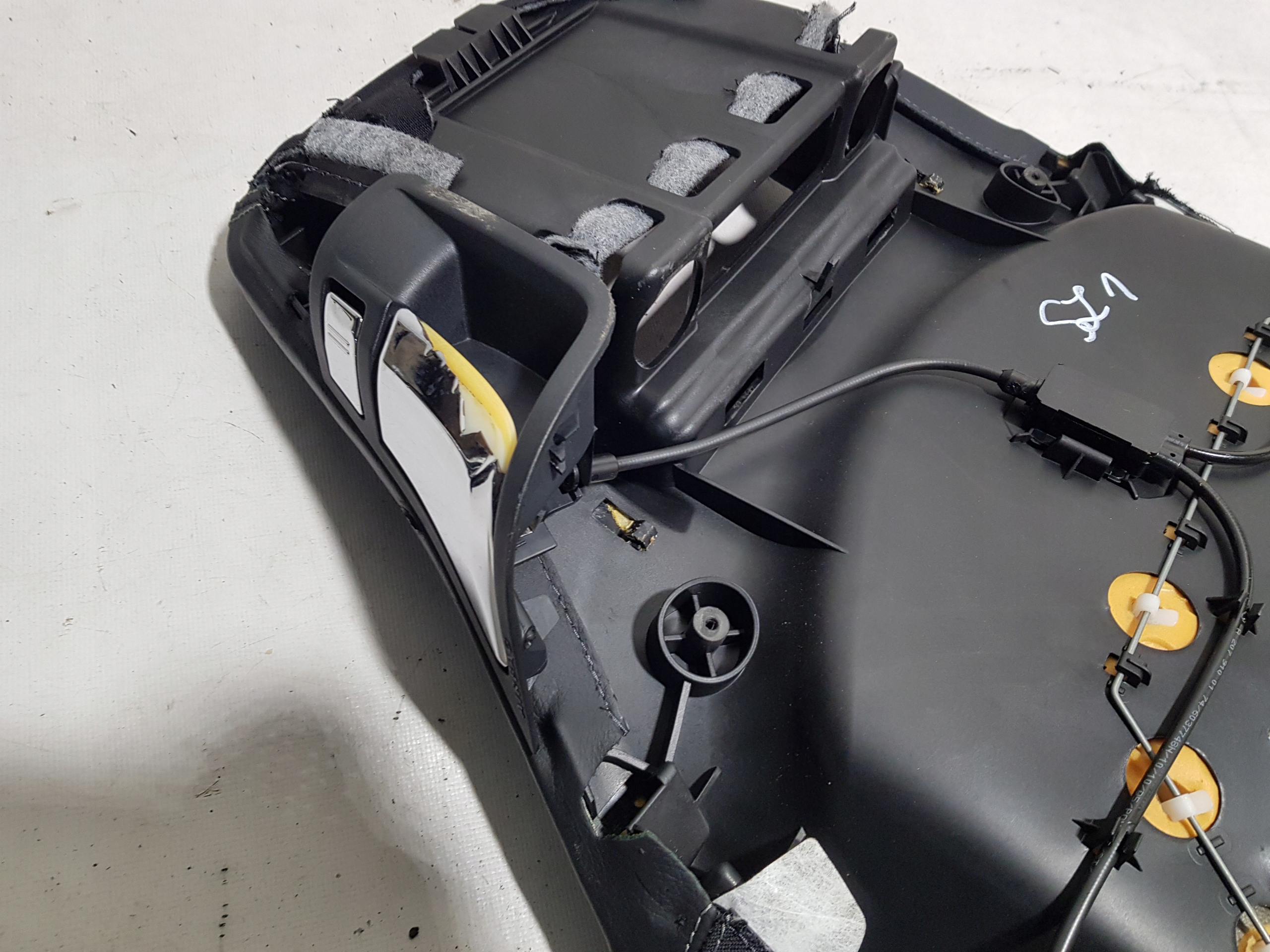 MERCEDES W207 OPARCIE seat driver´s left