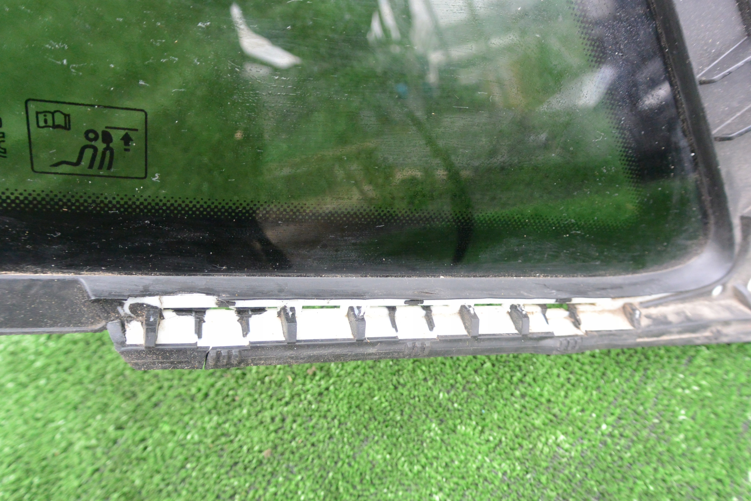 window bodywork left damaged gasket AUDI Q8