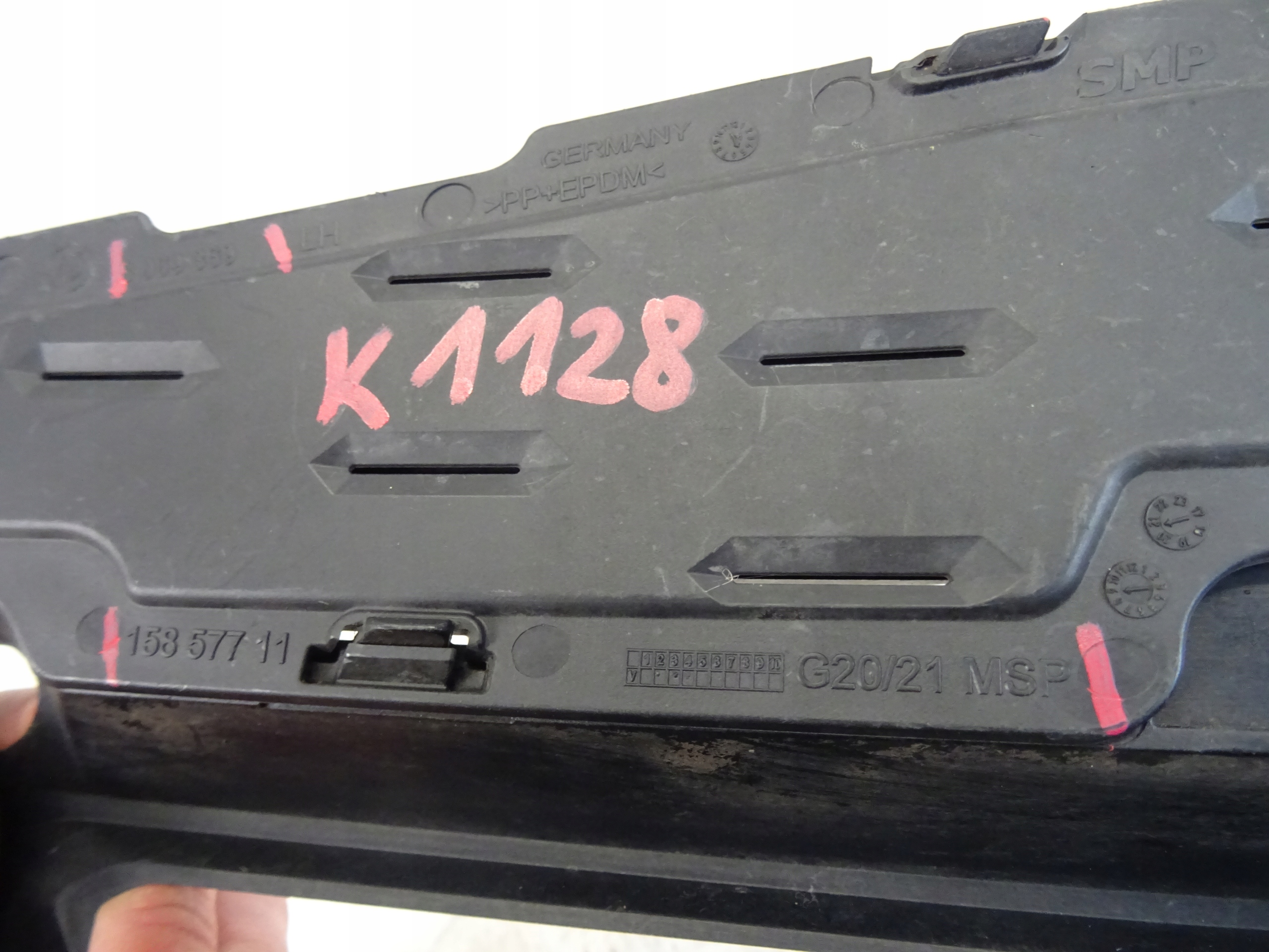 grid of a bumper front front left BMW 3 G20 G21 m-packet 51118069371