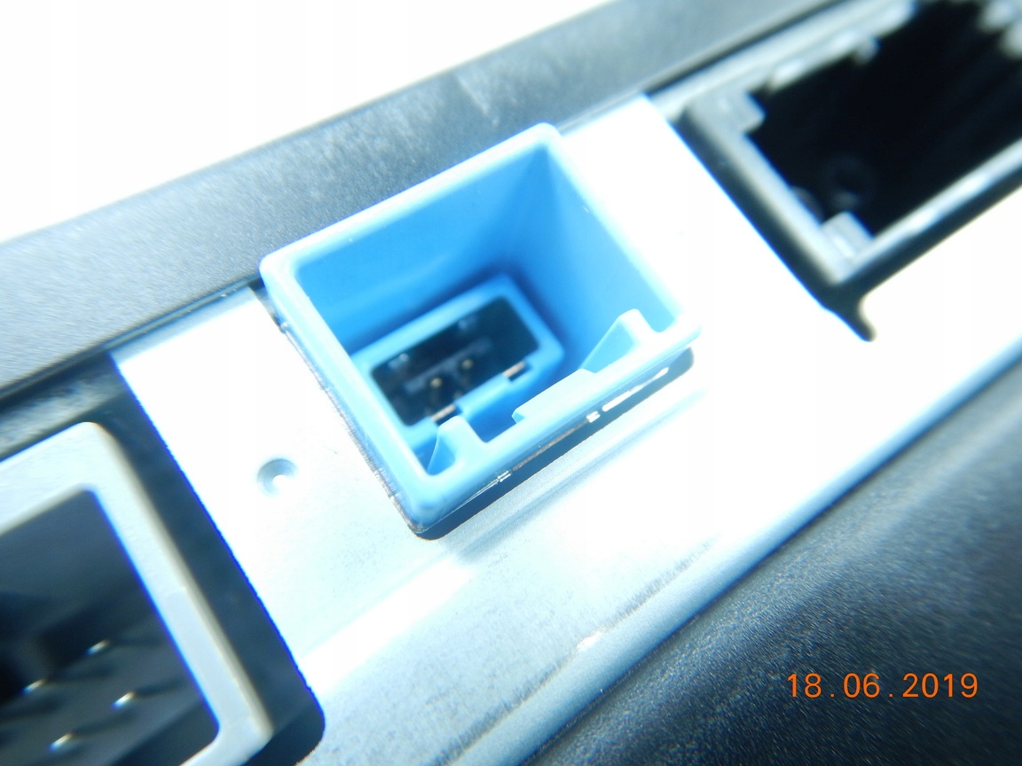 ODTWARZACZ DVD JAGUAR XK 09-15 / C2P17364