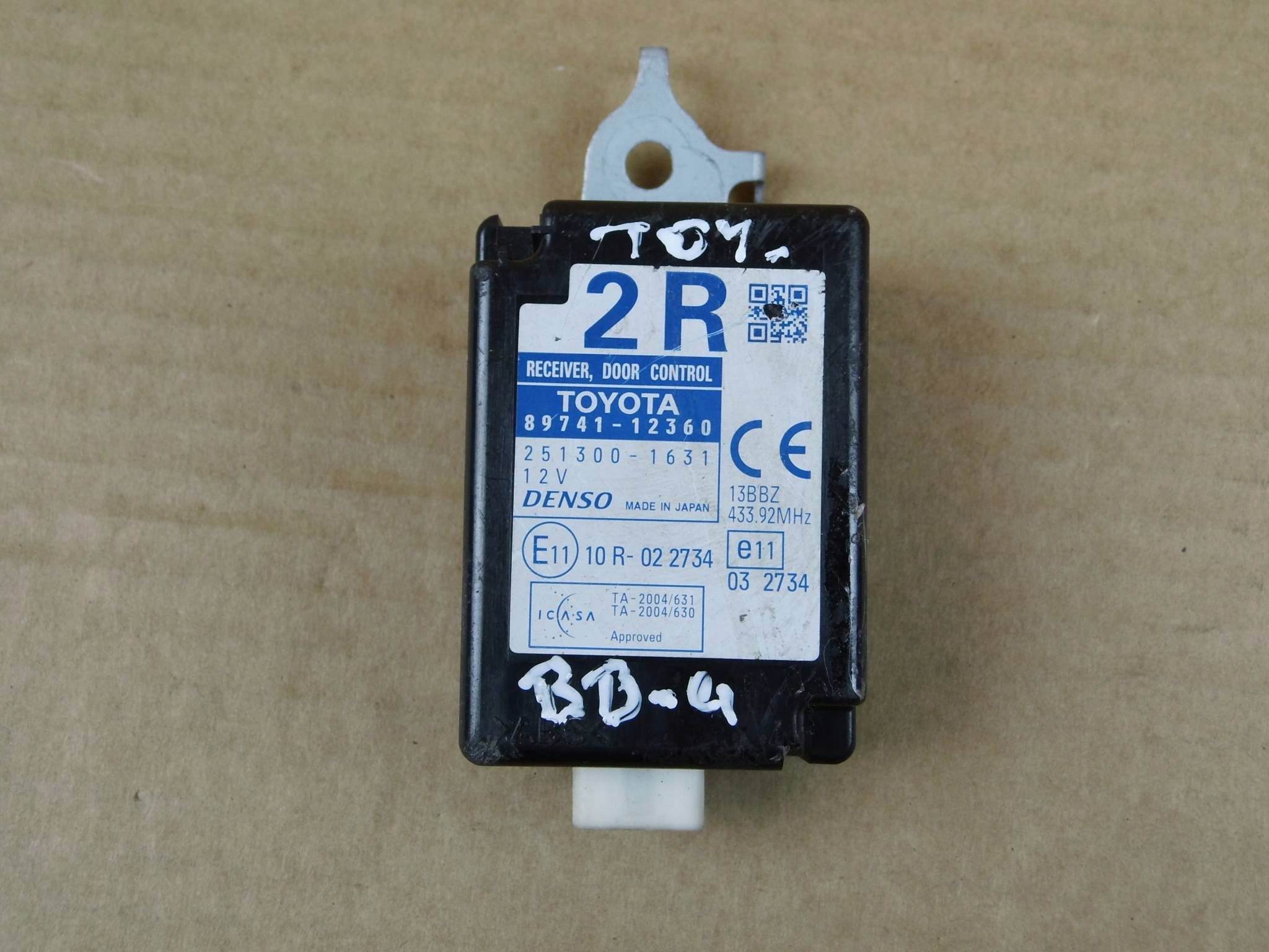 Toyota Auris and 150 module computer control unit door 89741-12360