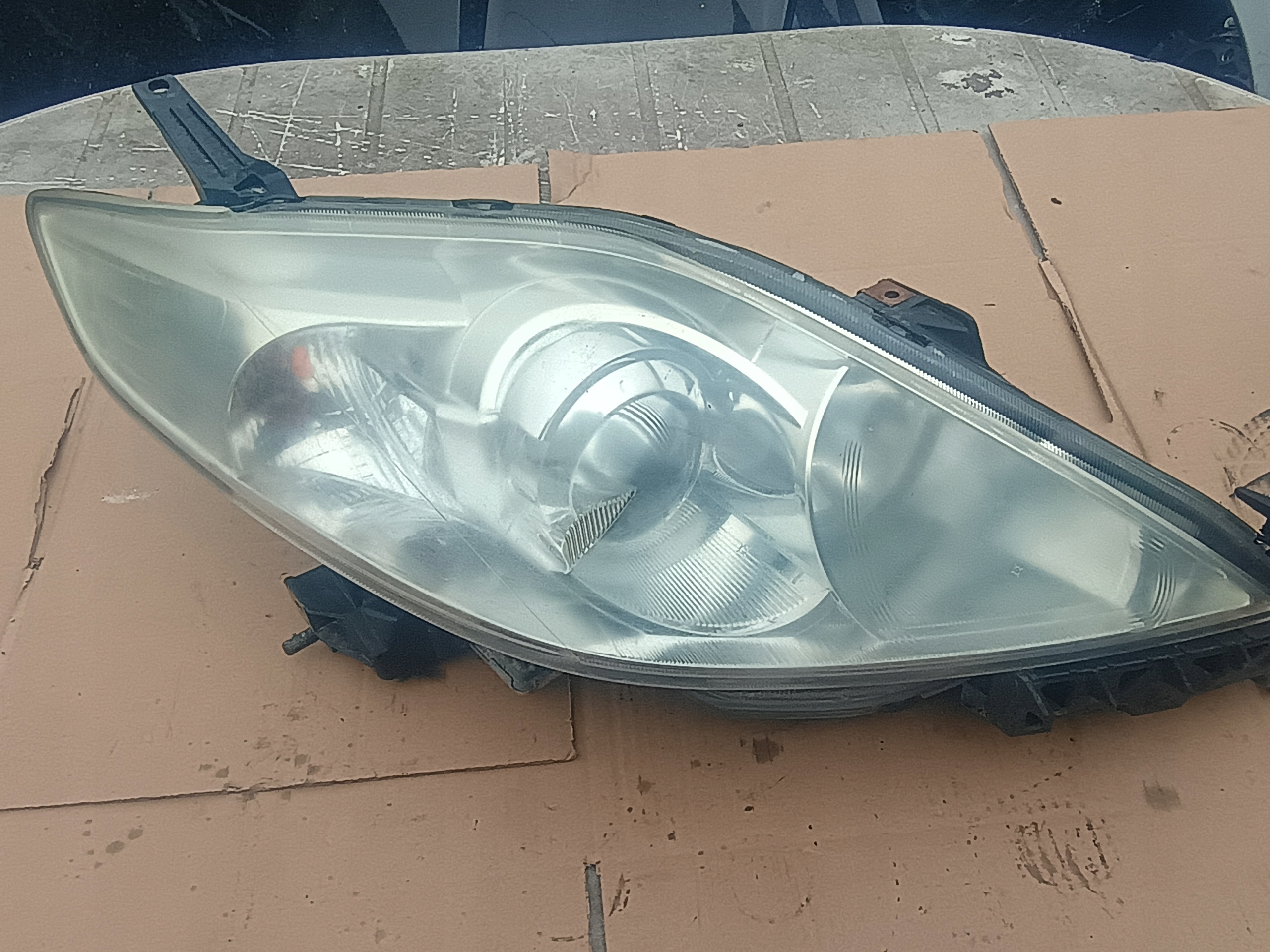 light front right XENON MAZDA 3 BK