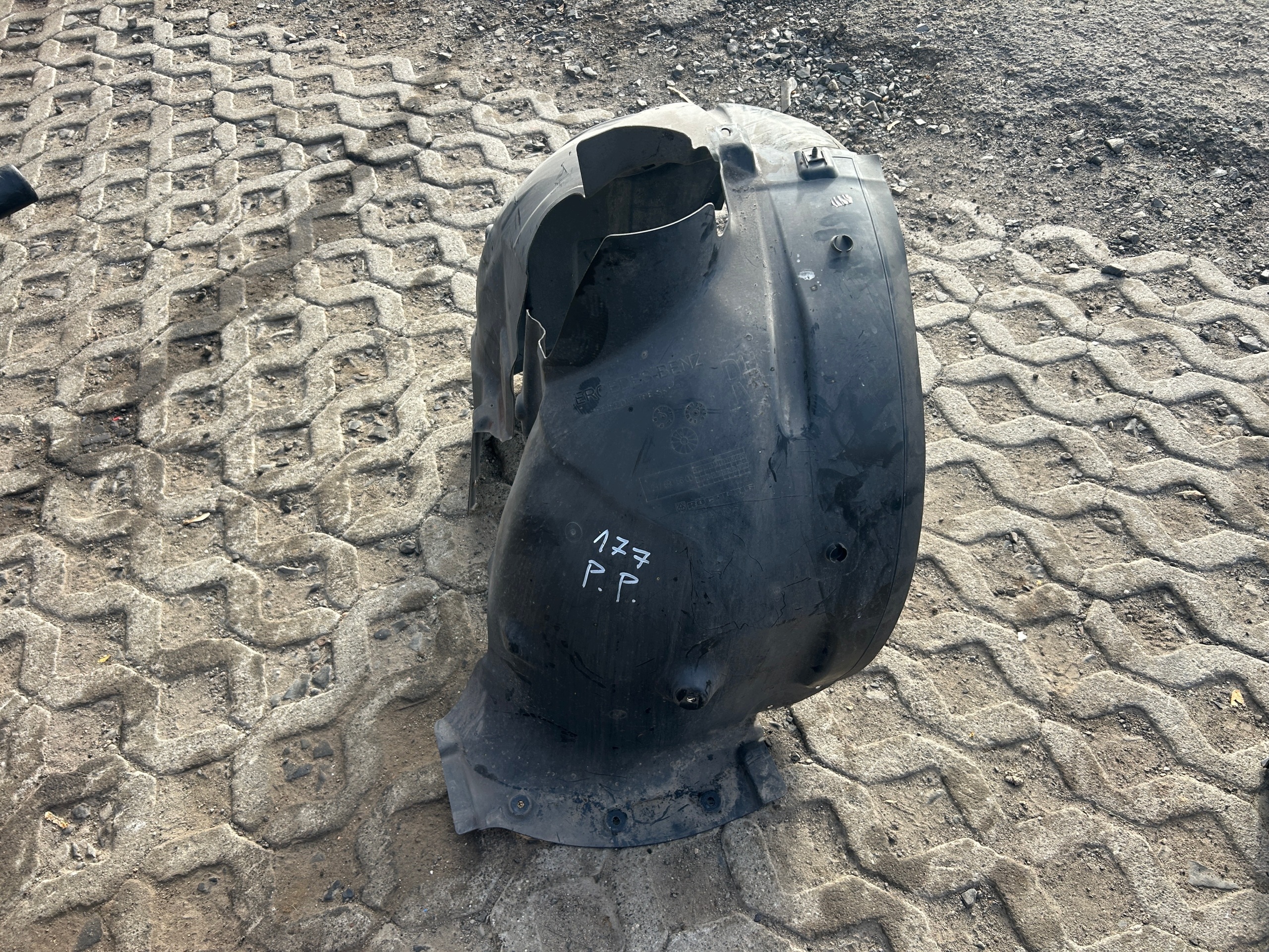 MERCEDES W177 mudguard right front complete A2476906600