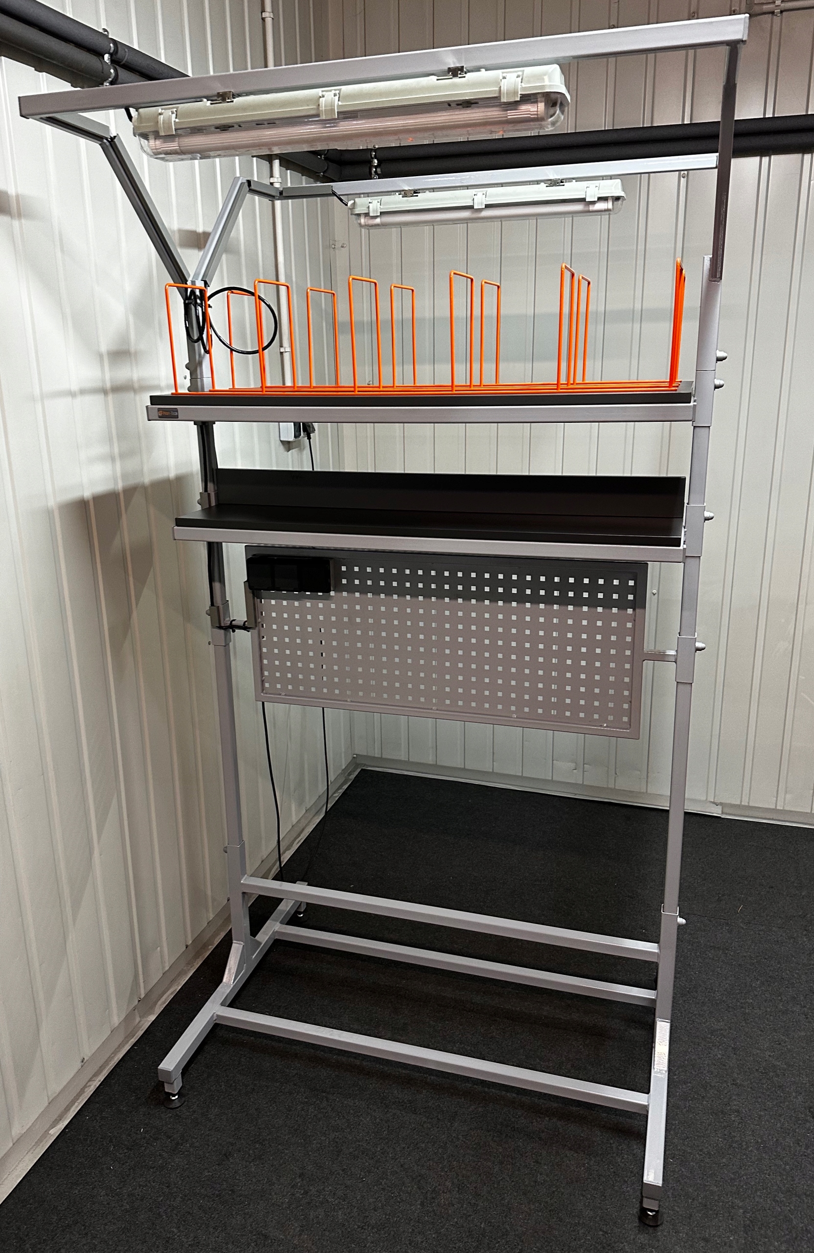 PIONOWA ŚCIANA GRODZIOWA / BLACHA PERFOROWANA / MODUŁ OŚWIETLENIA LED Kod producenta Pełne wyposażenie