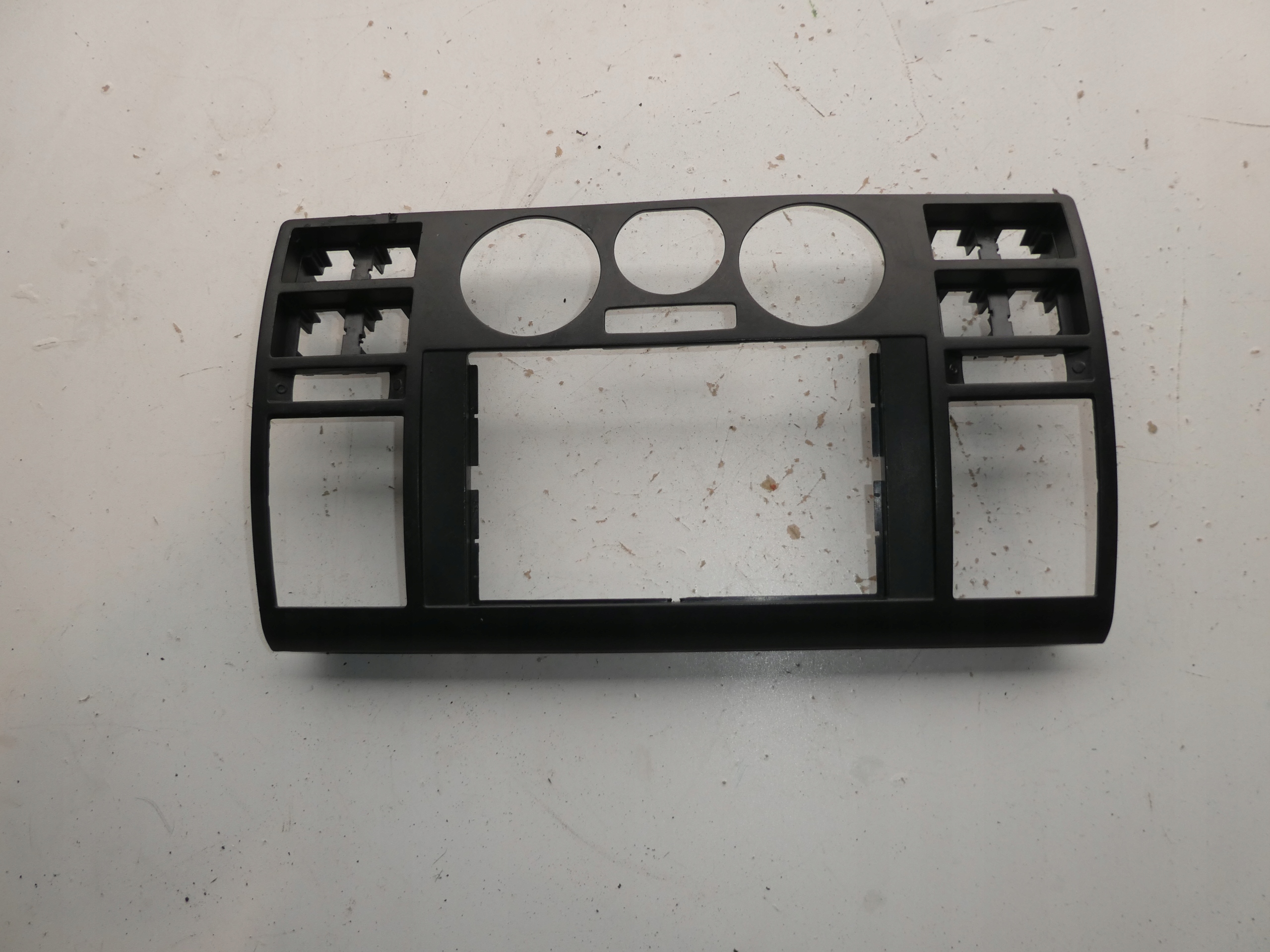RAHMEN KONSOLE MITTE VW T5 7H0857237E