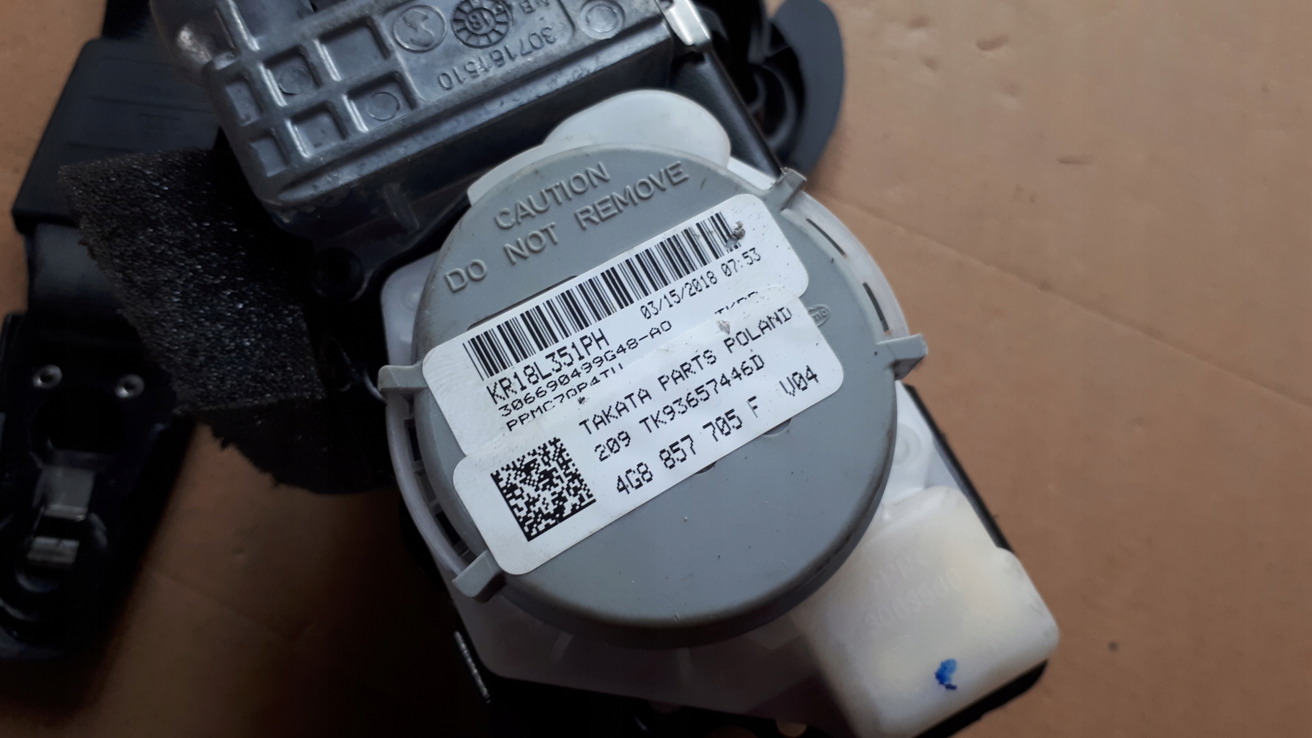 A6 C7 4G tension belt safety left front 4G8857705F