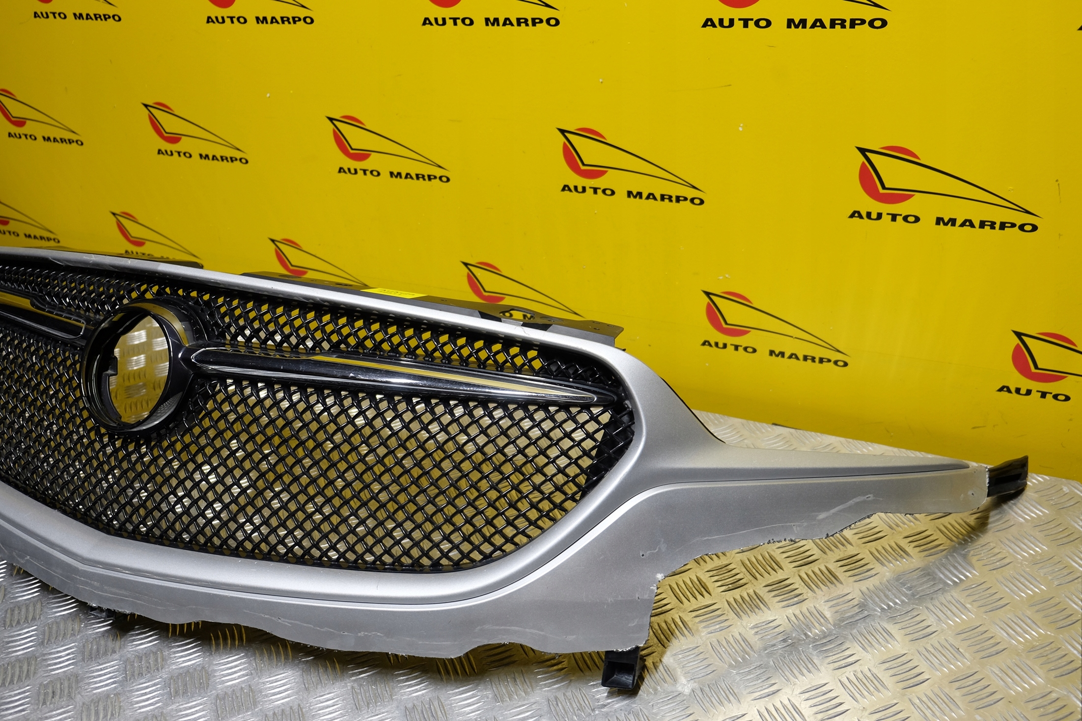 BUICK ENCLAVE 2018- GRILL ATRAPA PRZÓD CHROM USA Producent części Buick OE