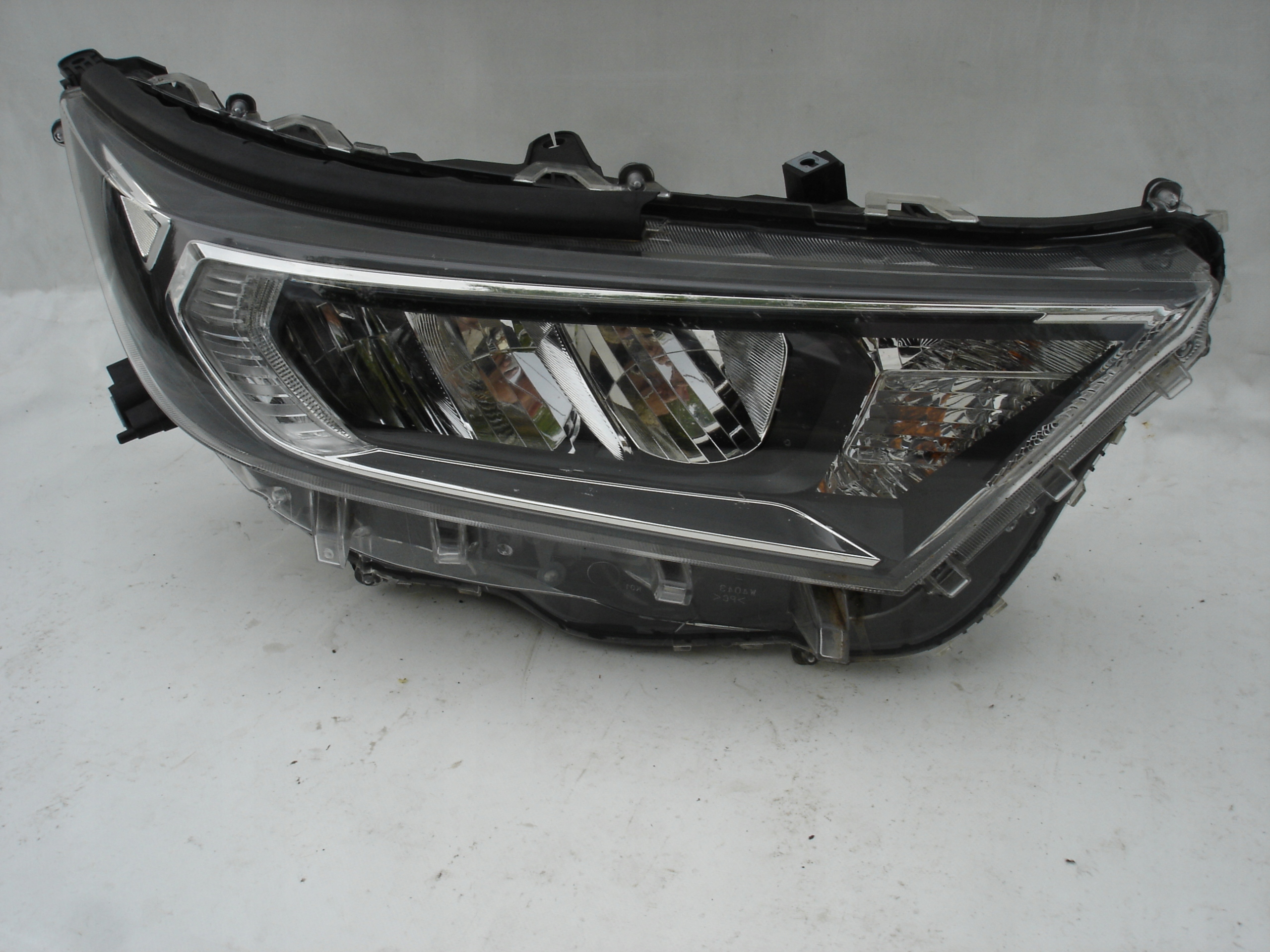 TOYOTA RAV4 V 5 light front right
