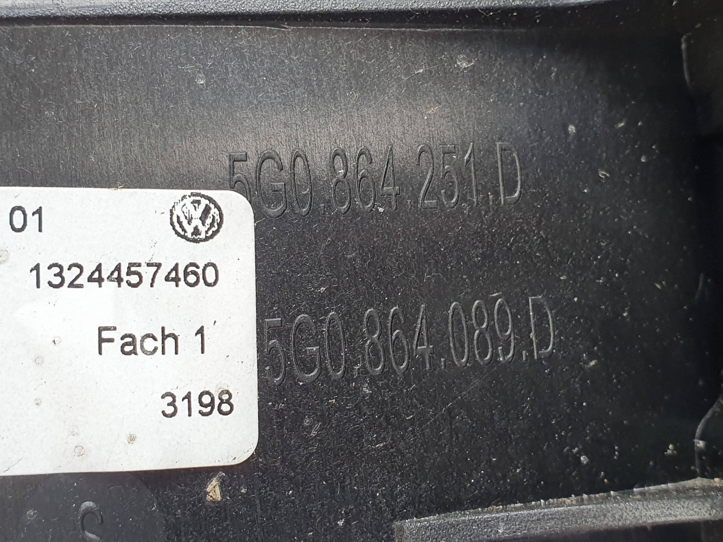 TUNEL central armrest 5G0864251D VW GOLF VII