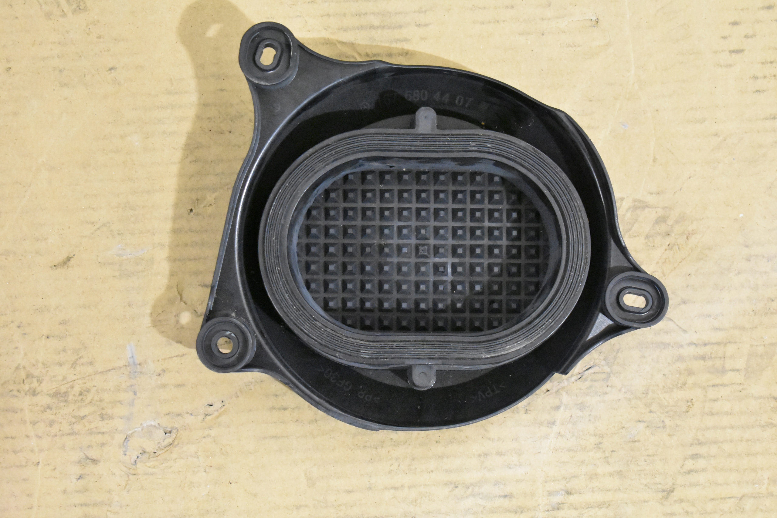 IDEALNA cover holder MERCEDES W167 1