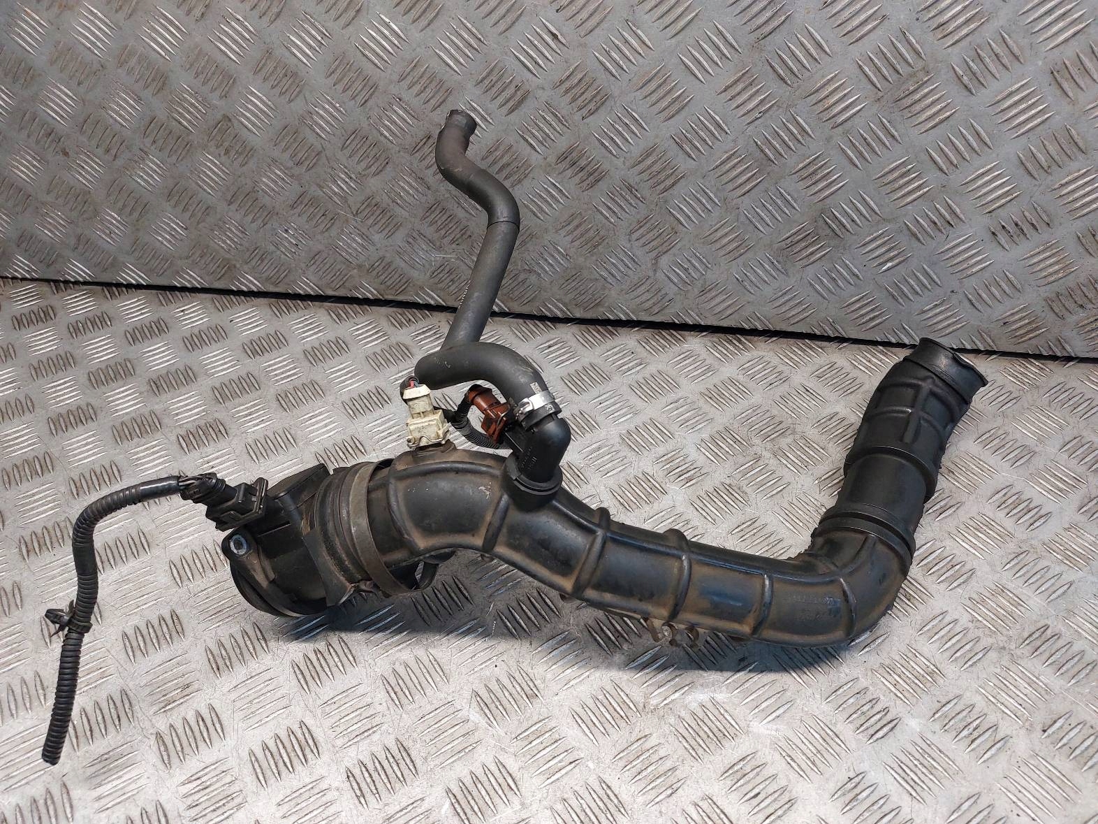 pipe air hose flow meter VOLVO V40 and 617210
