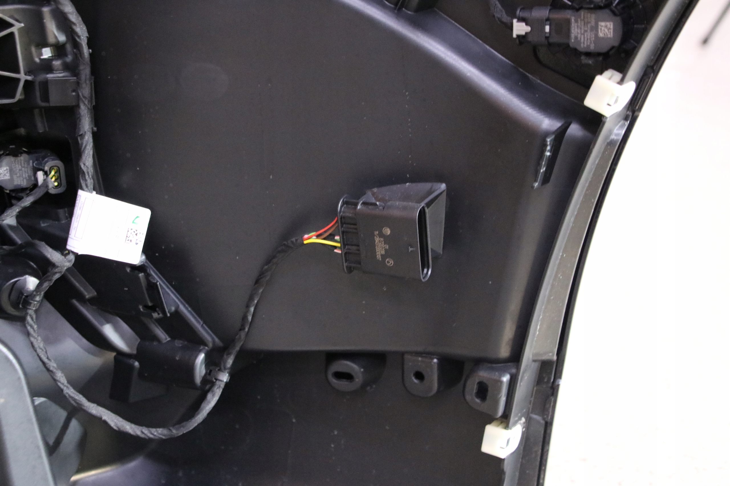BMW 7 G70 i7 m-packet bumper front USA colour 416