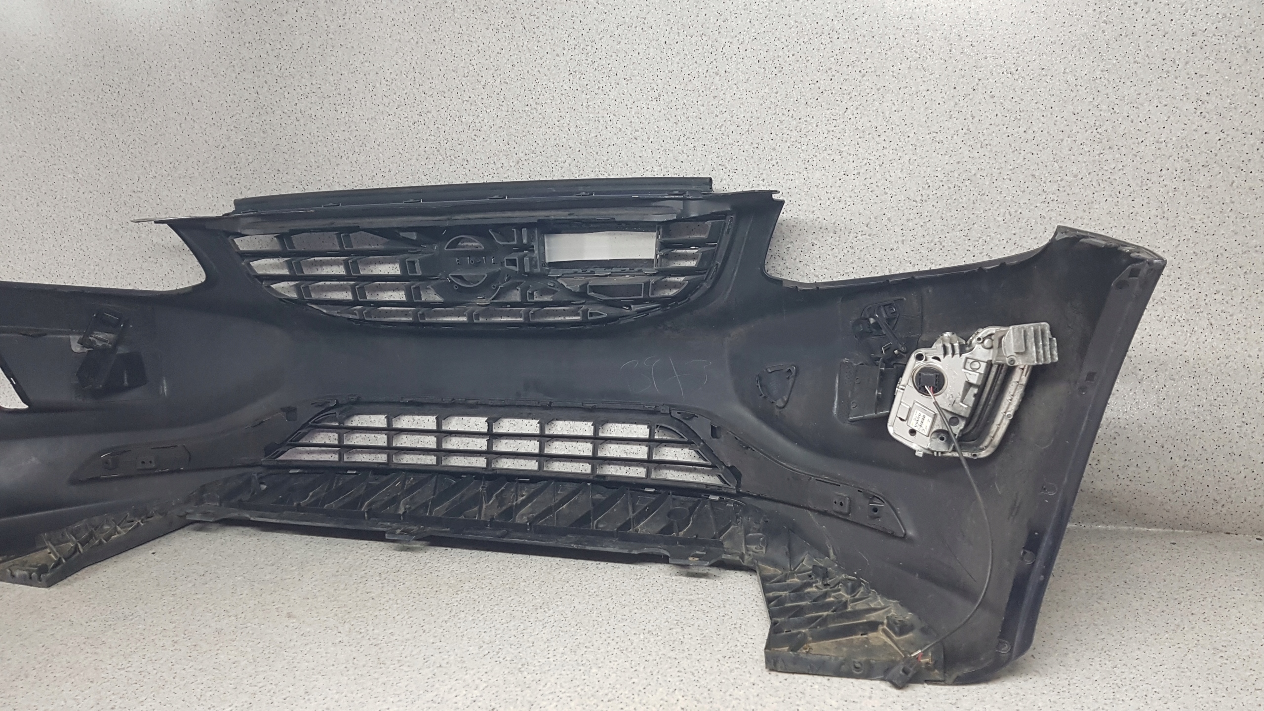 VOLVO XC60 XC 60 LIFT 2013 - bumper front 8969
