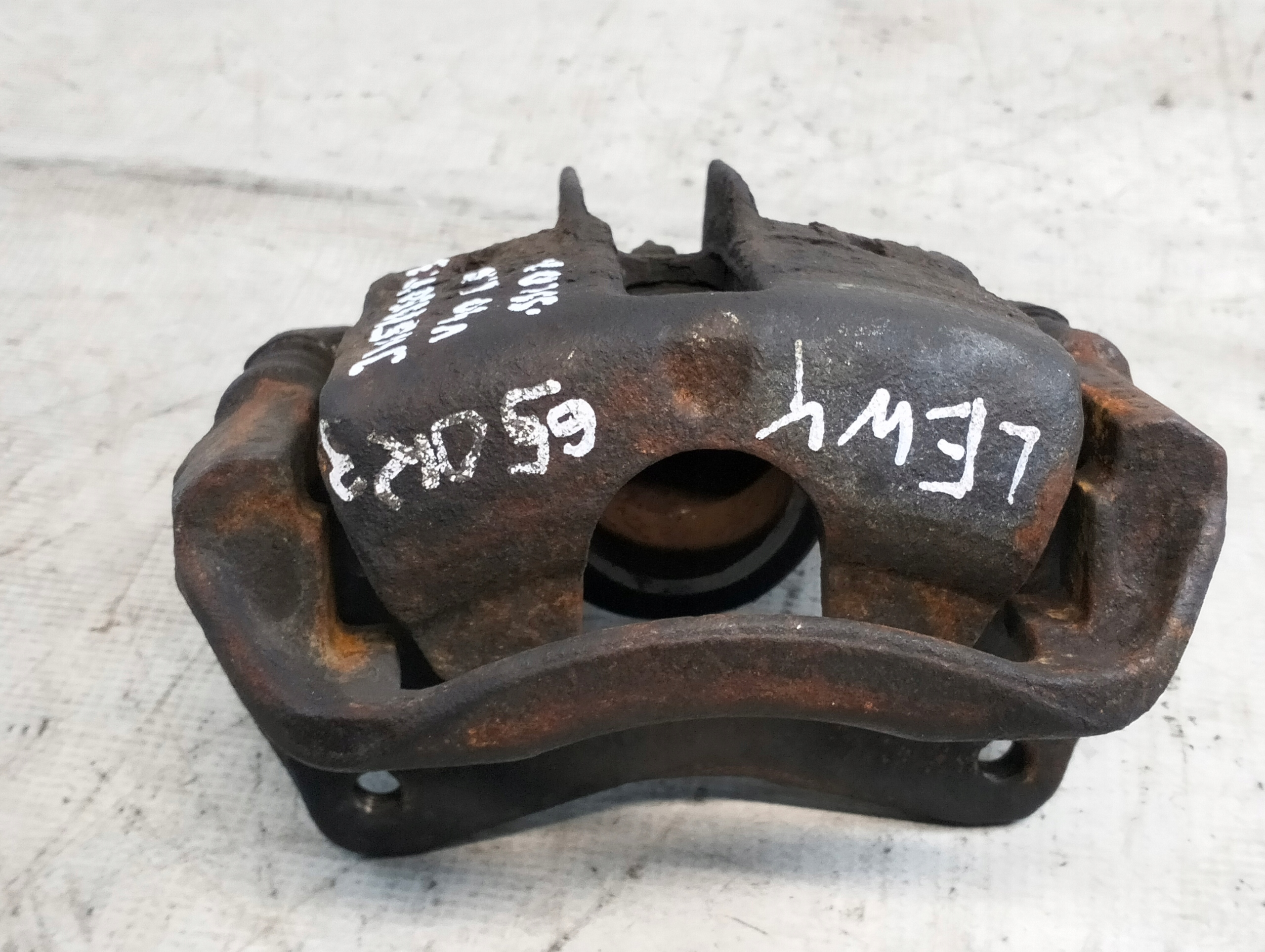 VOLVO V40 1999r caliper brake left front