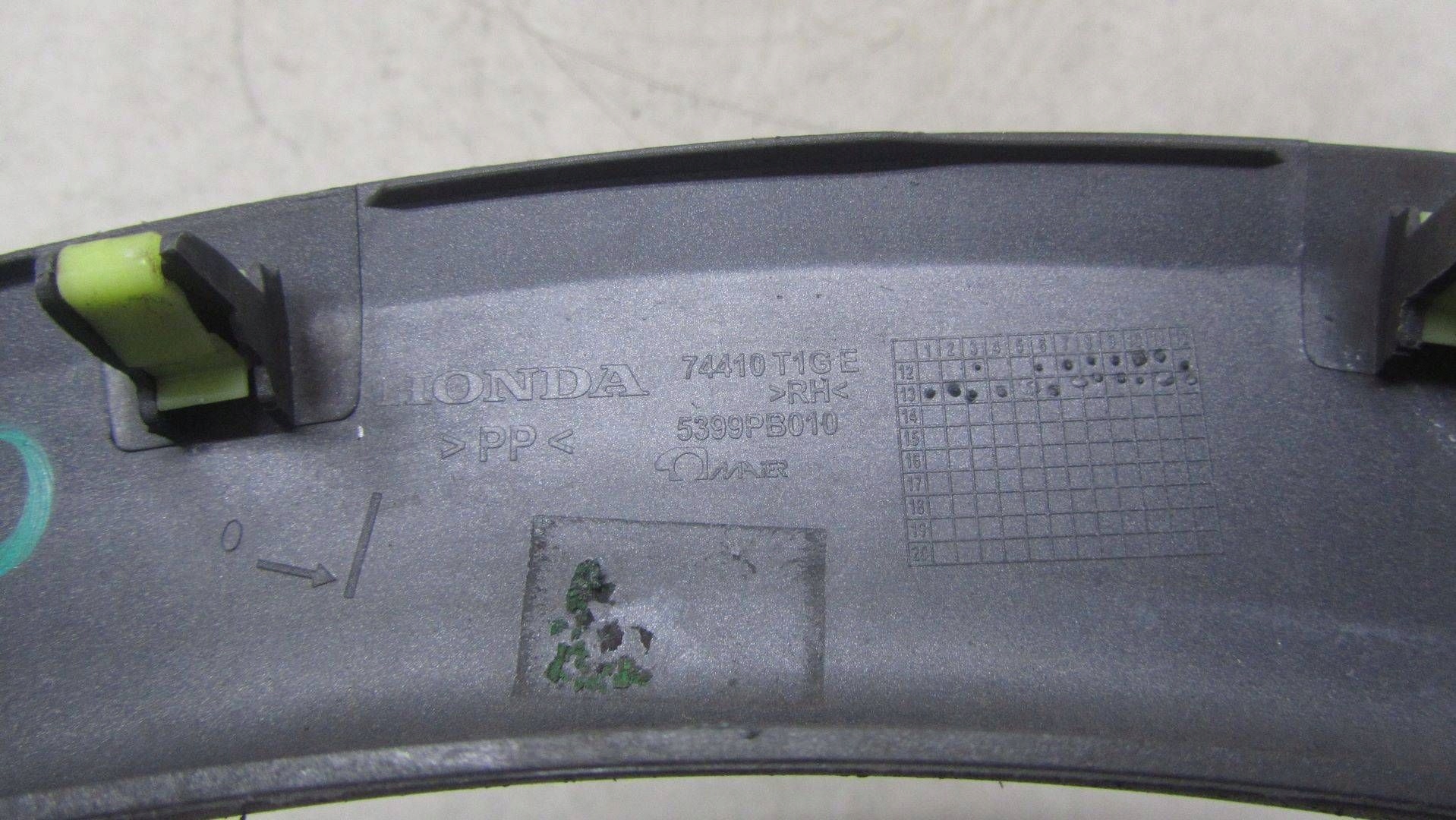 Honda OE 74410T1GE молдинг крыла