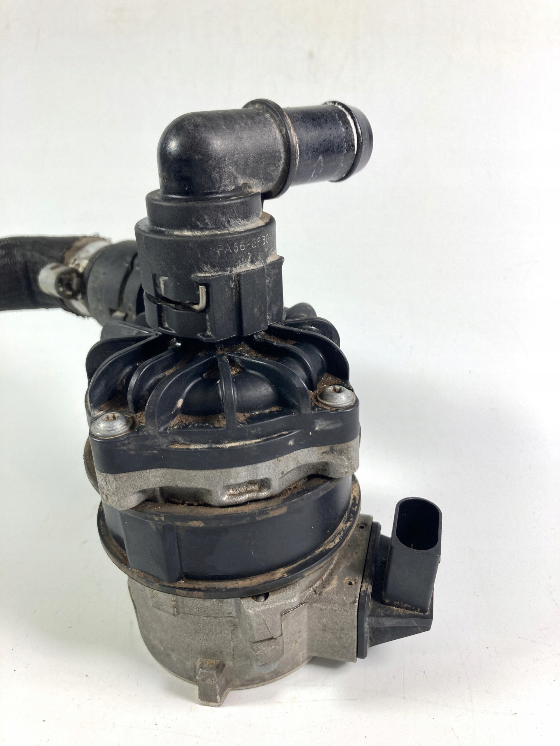 Chrysler Pacifica 3.6 hybryda 2017-26 water pump