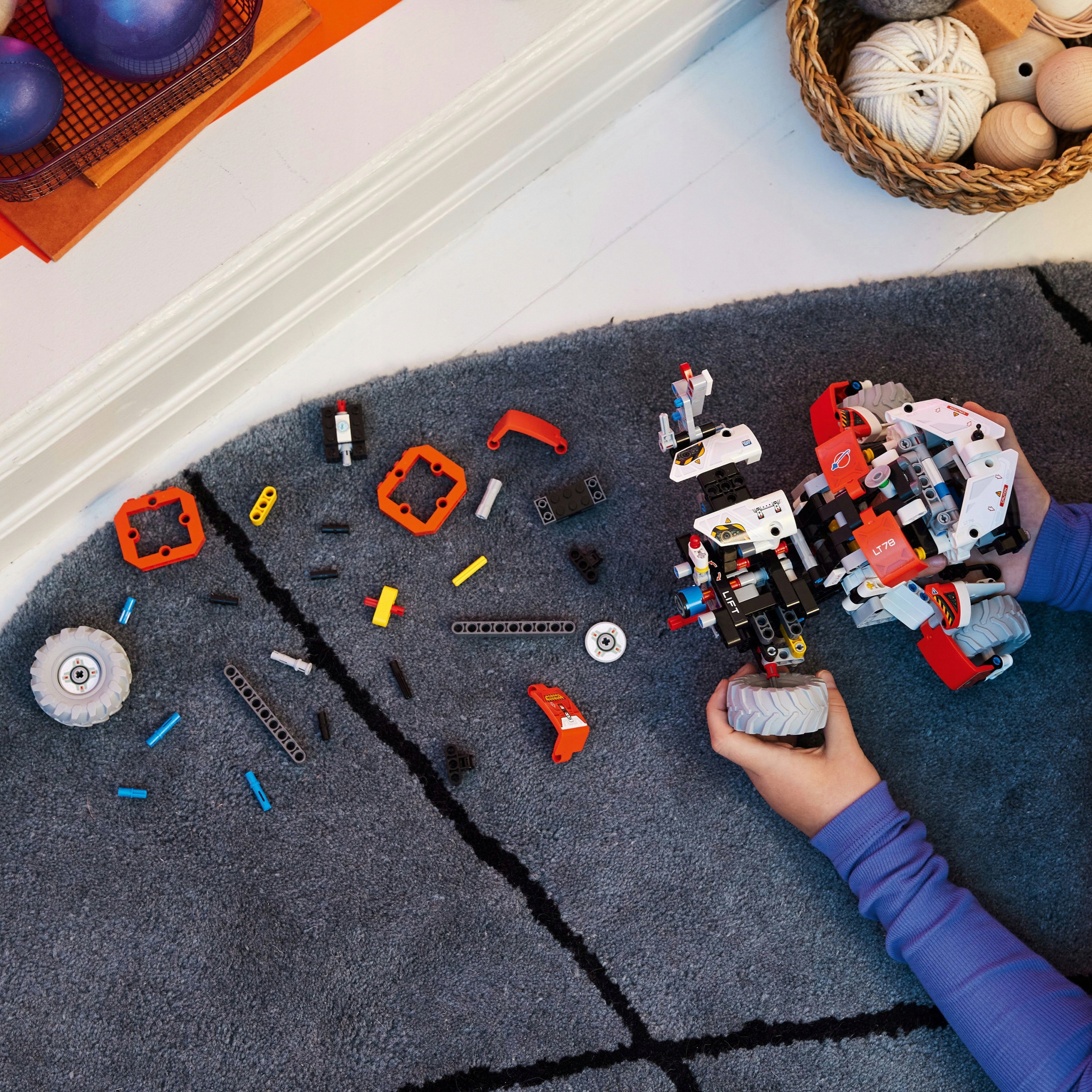 LEGO Technic Kosmiczna ładowarka LT78 42178 Marka LEGO