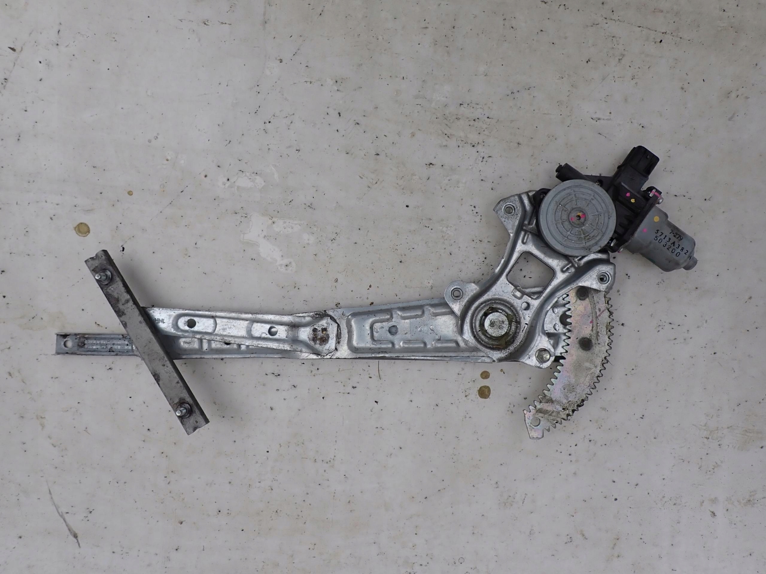 MITSUBISHI SPACE STAR II 13- window regulator right front front 5713A382