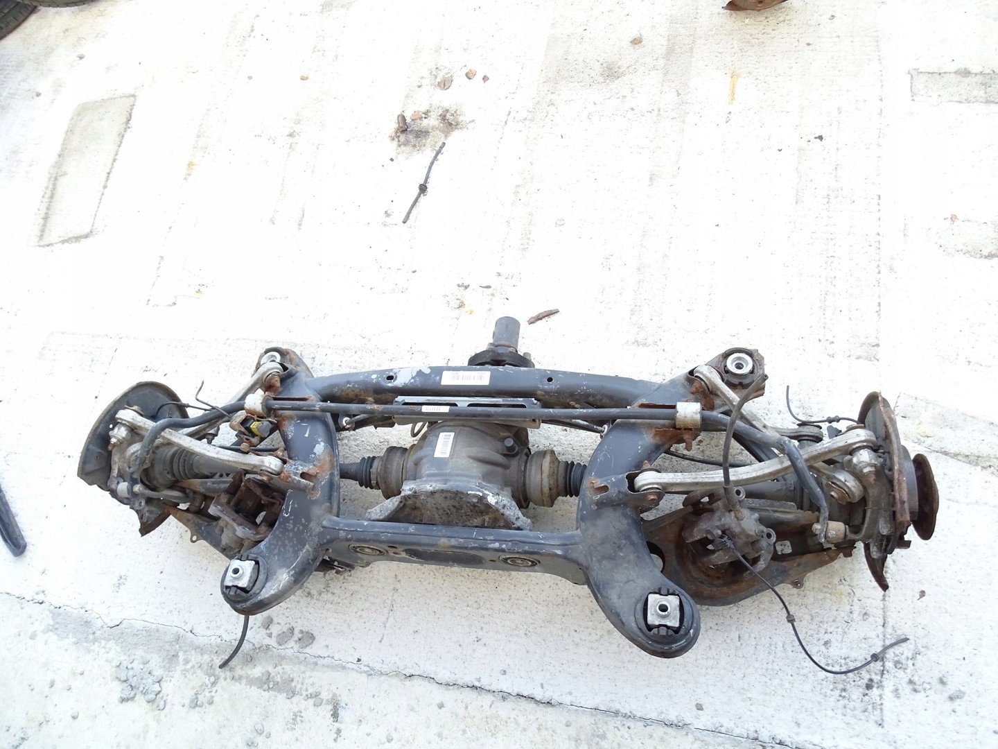 subframe sider sususpension rear part rear. + diff MERCEDES CLS W218 3.0 CDI 350CDI