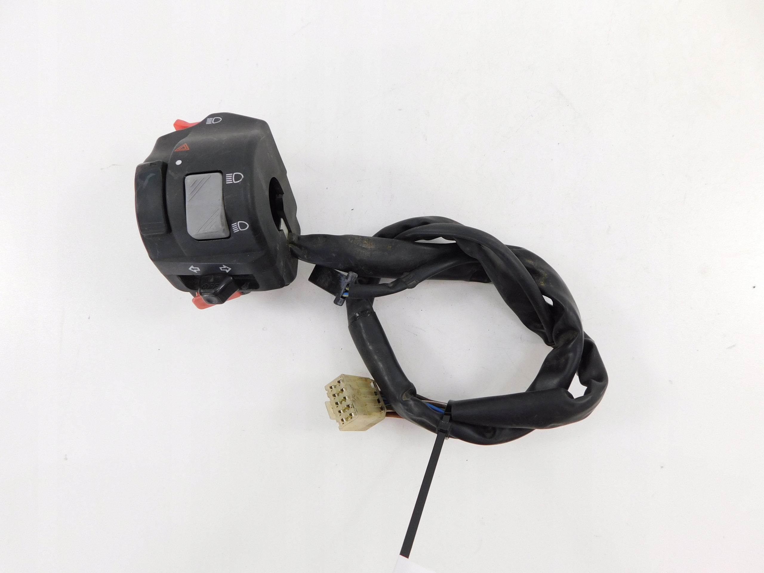 YAMAHA TDM 900 PRZEŁĄCZNIK LEWY