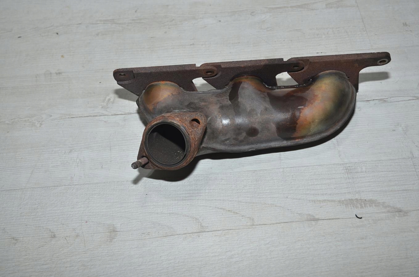 exhaust manifold left 3.5 Mercedes CLS w219