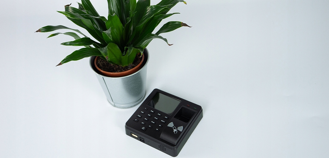 CZYTNIK GODZIN PRACY REJESTRATOR CZASU NA KARTĘ RFID I BRELOK WYŚWIETLACZ Stan opakowania oryginalne