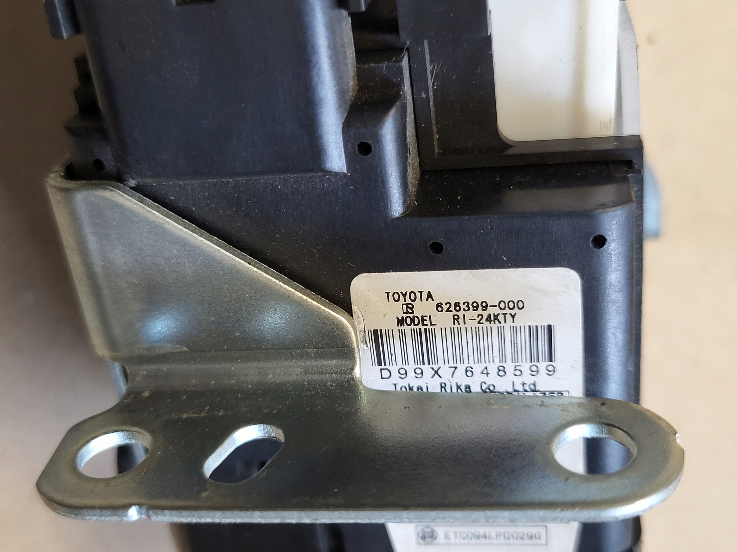 ignition player module lock cylinder TOYOTA COROLLA VERSO II OE EU 626399-000