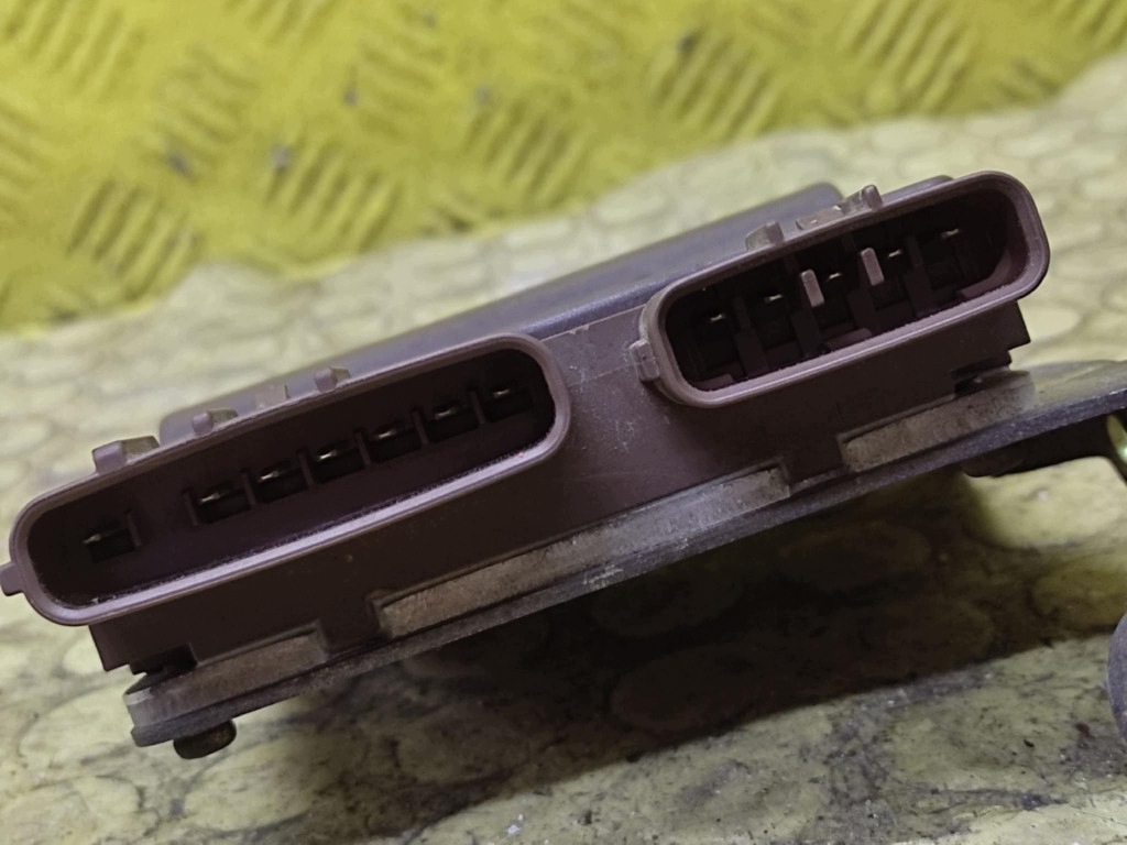 NISSAN X-TRAIL T30 2.2 D control unit module WTRYSKIWACZY 1310001190