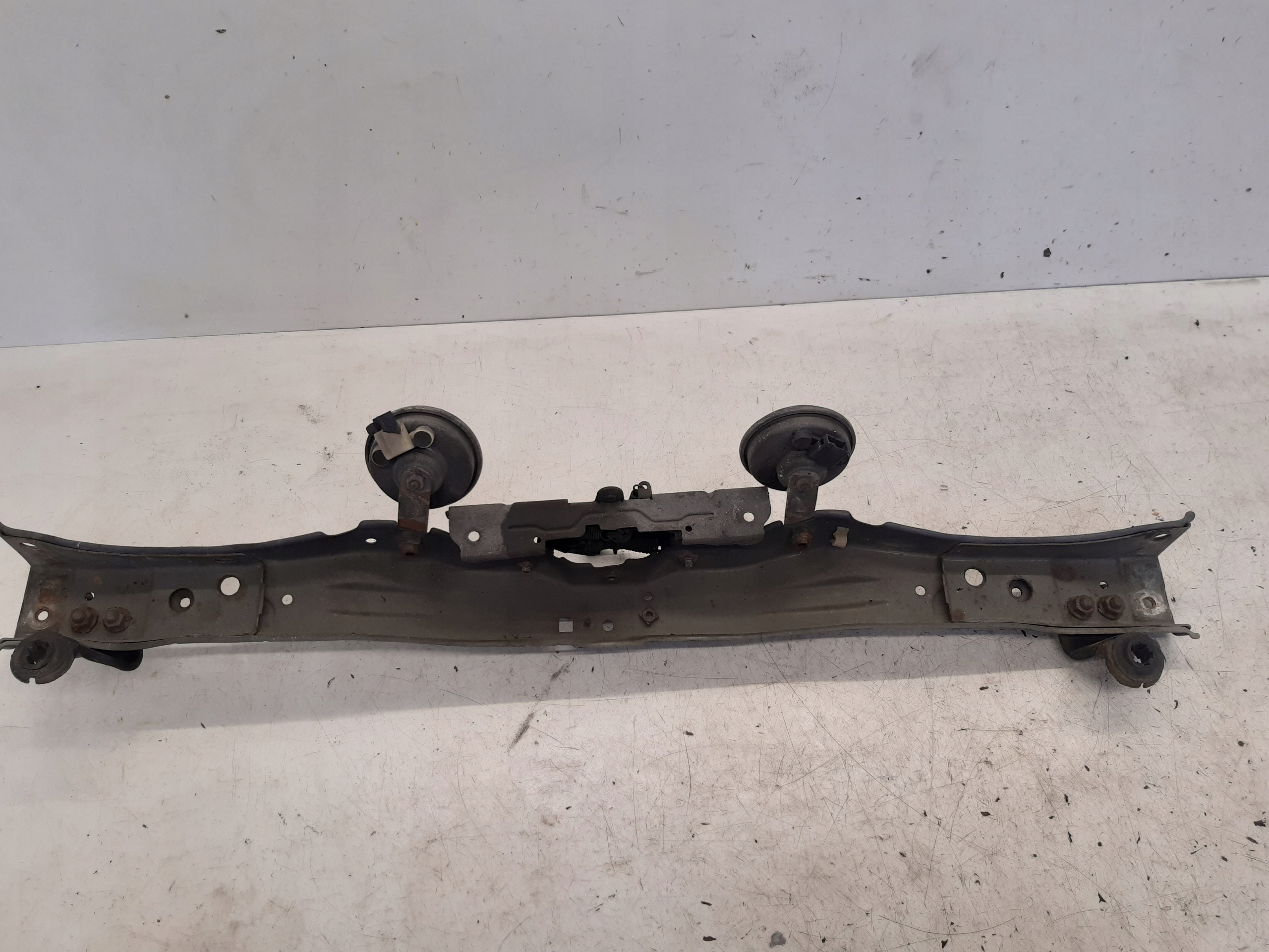 support panel for radiators pillar Toyota Avensis T25