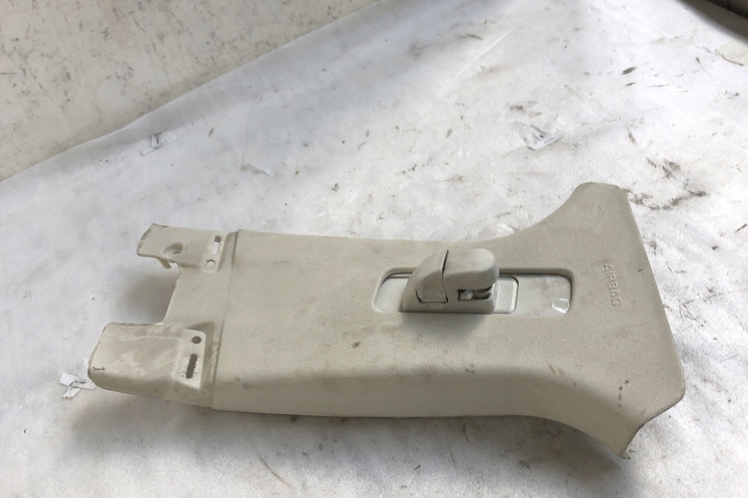 Prawa boczna osłona słupka FORD MONDEO V HATCHBACK DS73F24582 1.5L gasoline