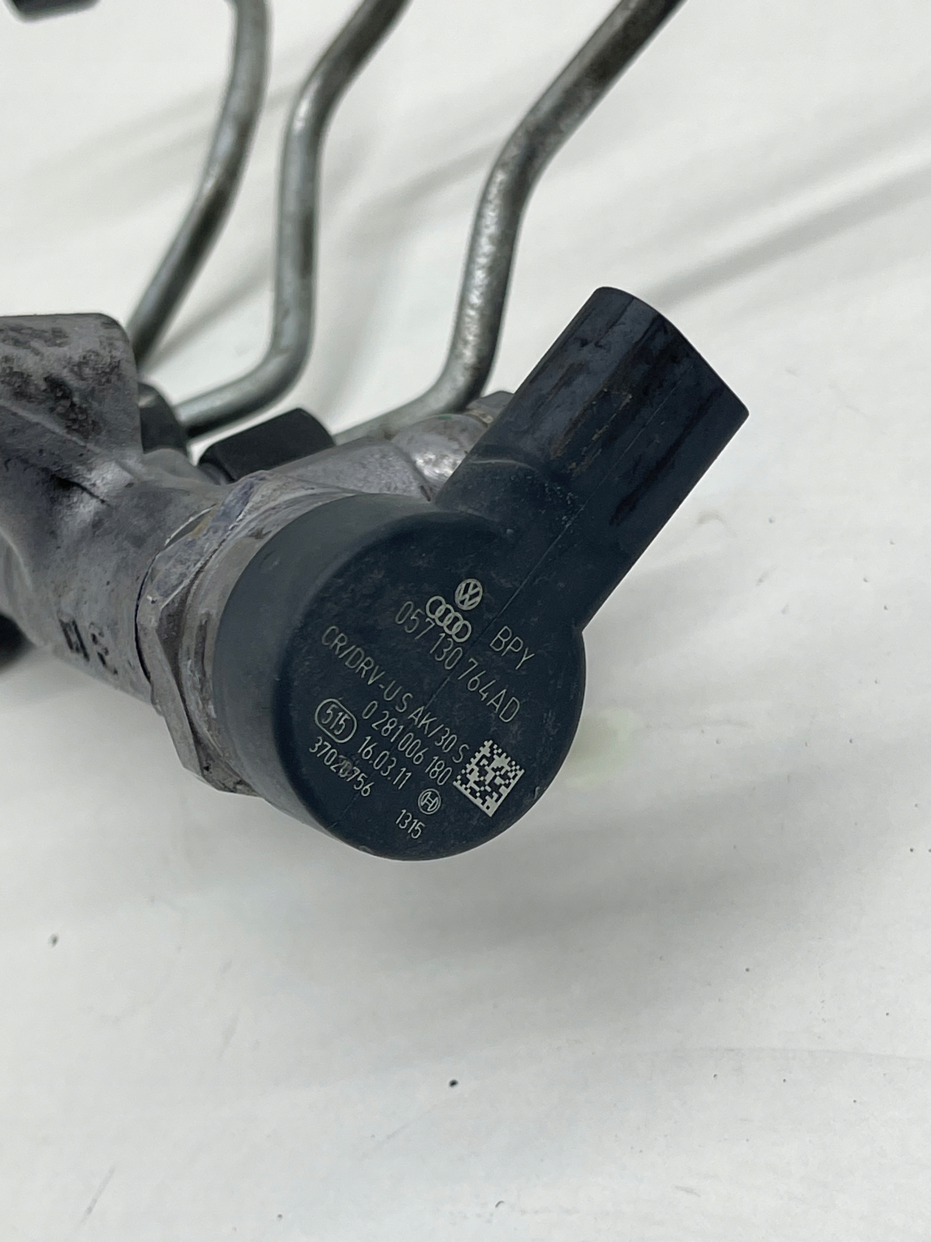 Audi A4 A5 A7 A6 C7 3.0 tdi топливная рейка