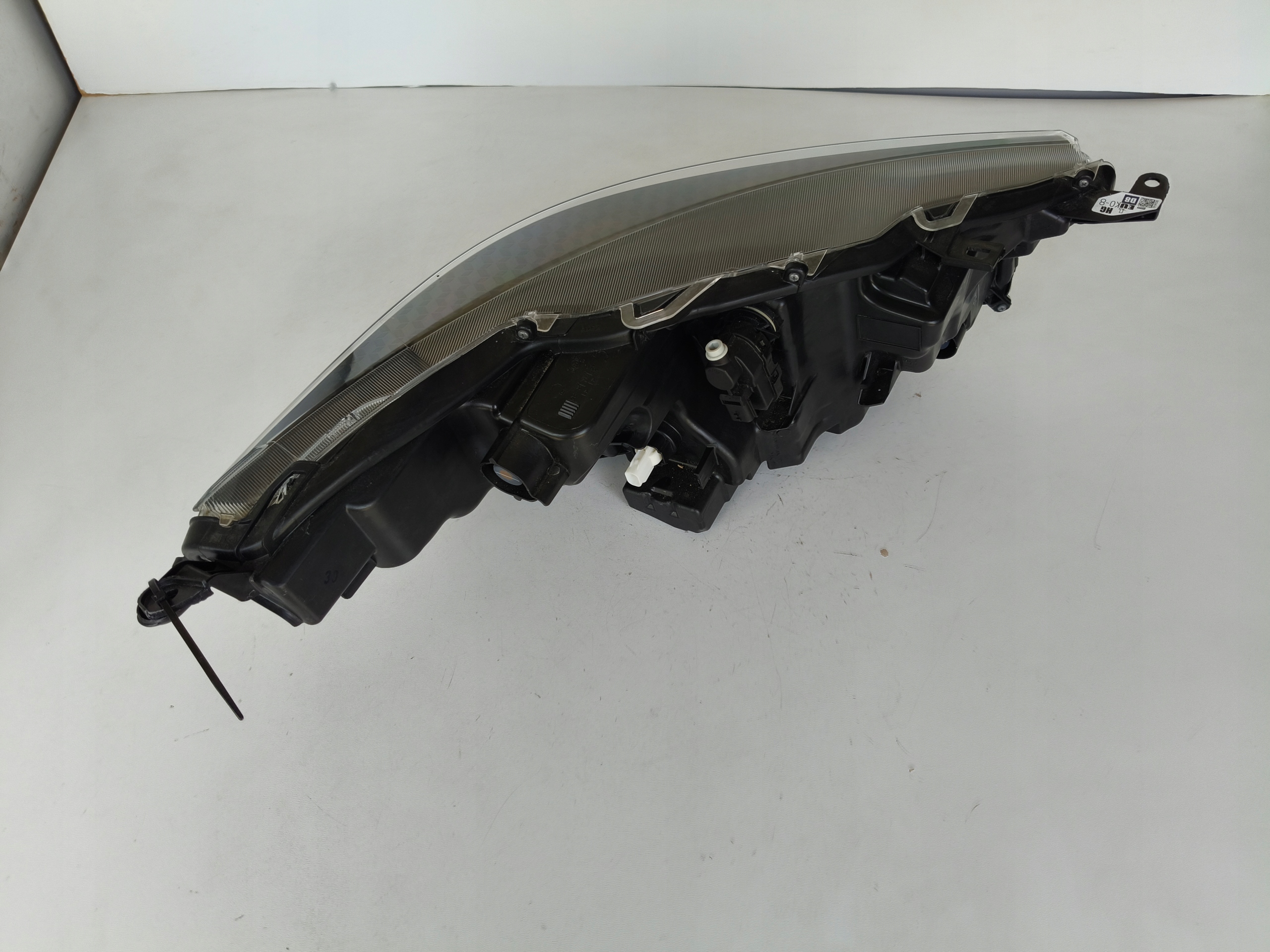 light left REFLEKTOR TOYOTA YARIS IV 20- FULL LED MAZDA 2 24