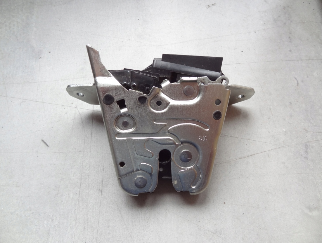 MERCEDES GLE КУПЕ ЗАМОК КРЫШКИ ЗАД. A0997400300