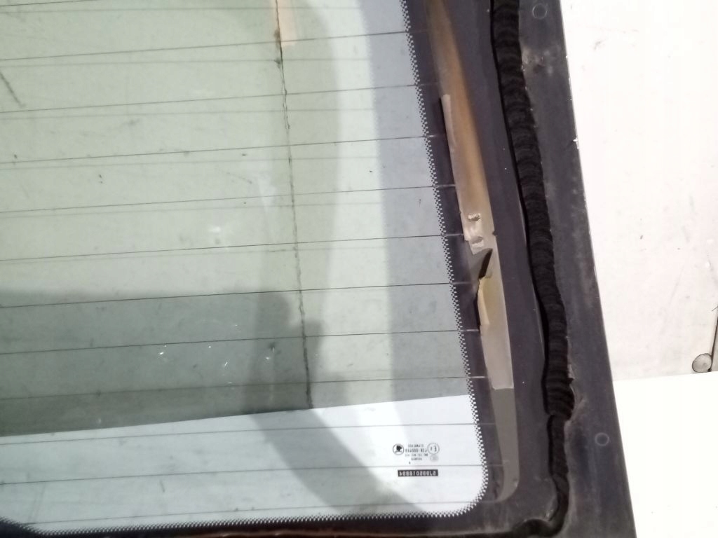 Skoda Roomster Vitre Arrière du capot