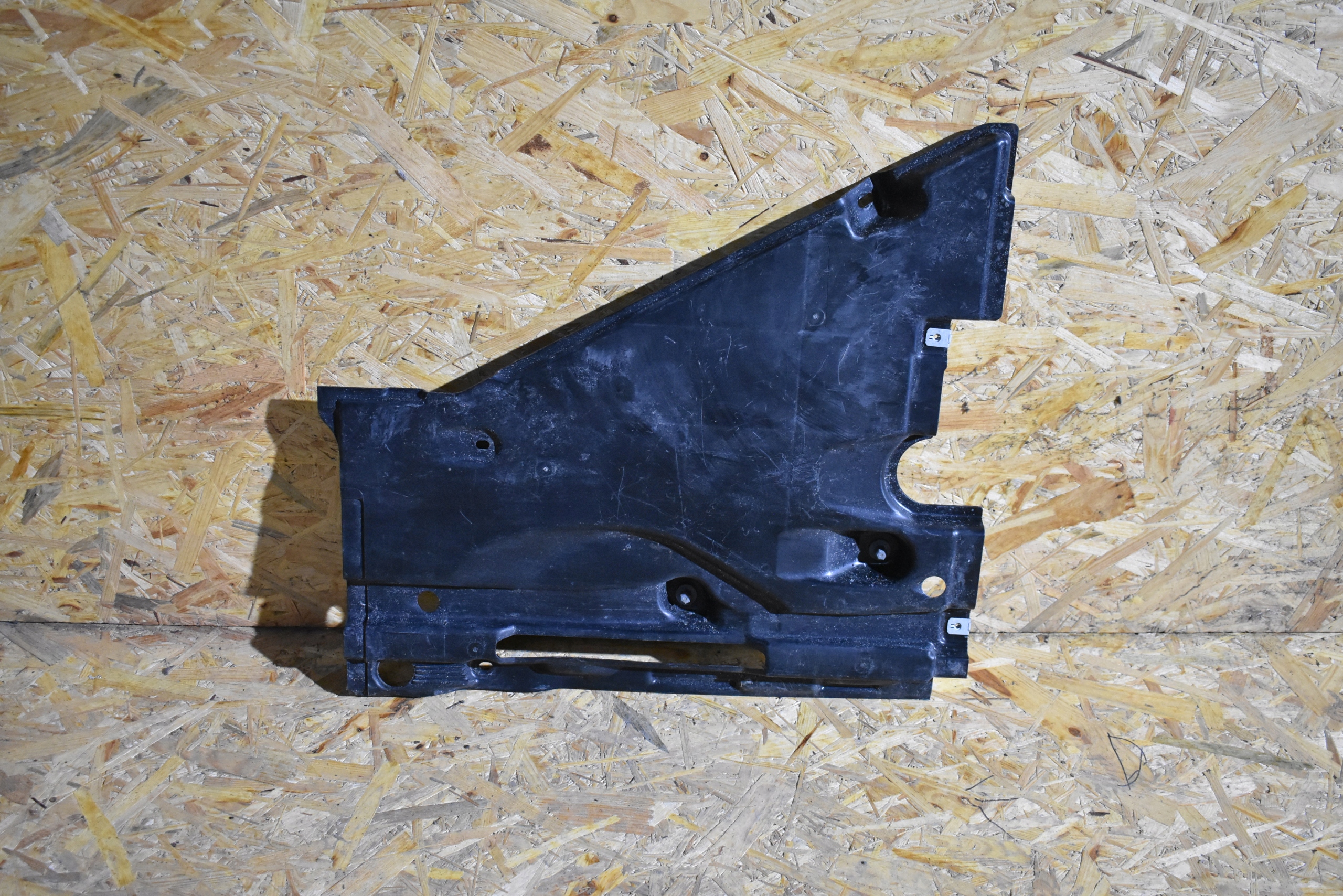 IDEALNA cover chassis AUDI A5 B10 1