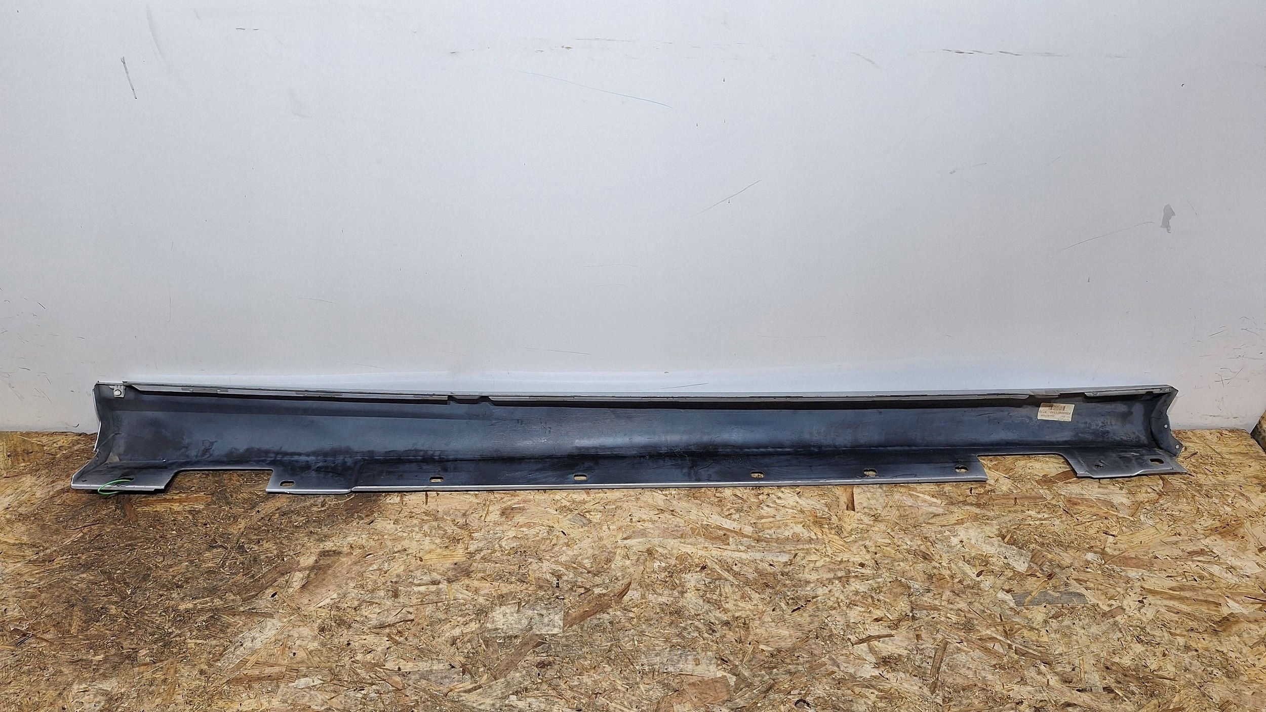 cap threshold moulding threshold left MERCEDES C-KLASA W204 AMG 07- A2046981354