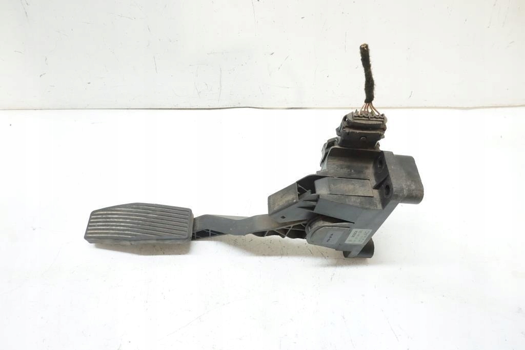 POTENCJOMETR PEDAŁ GAZU OPEL ZAFIRA A 90581208 Typ samochodu Samochody osobowe