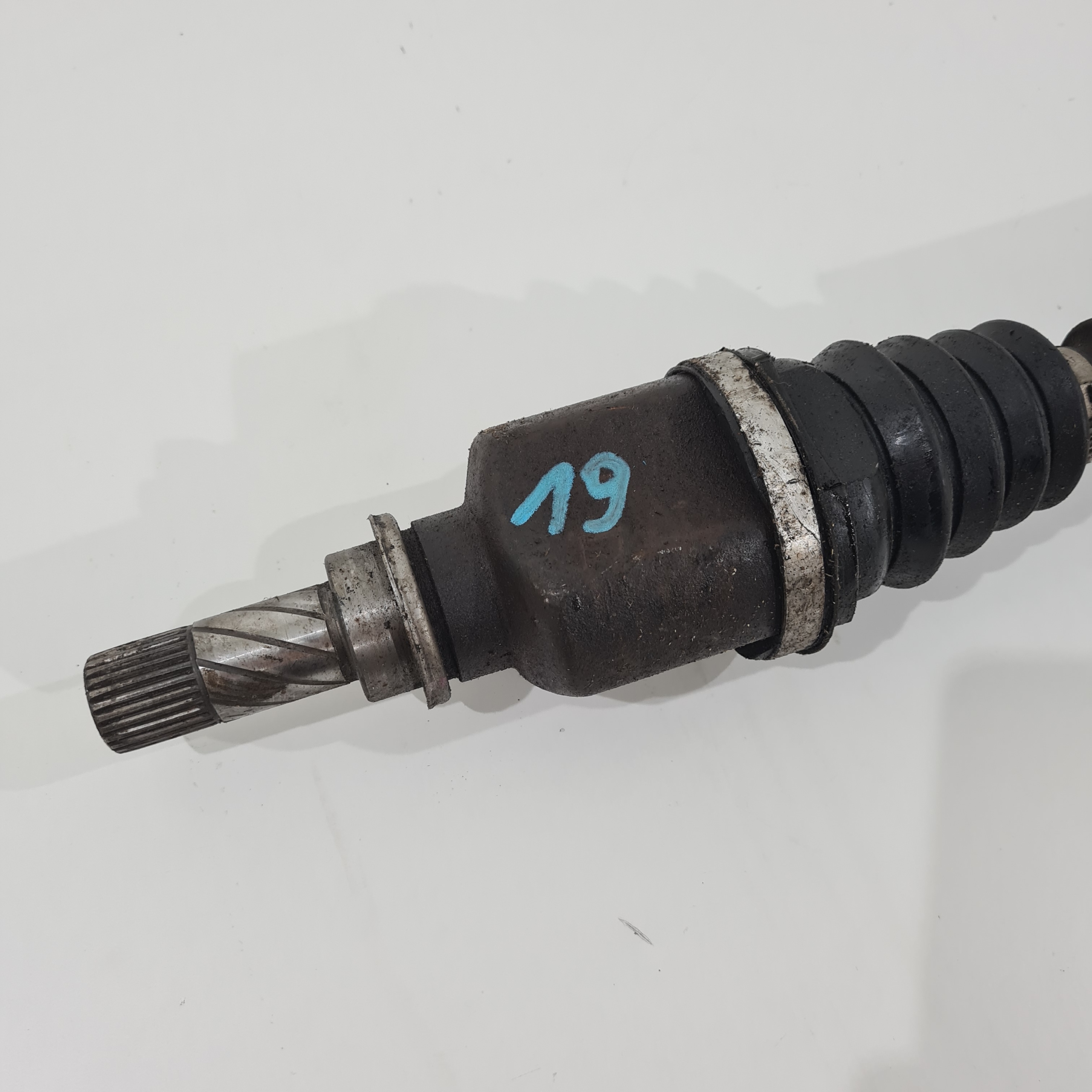 semi-axis left short. RENAULT MEGANE II 1.5 DCI 8200379236