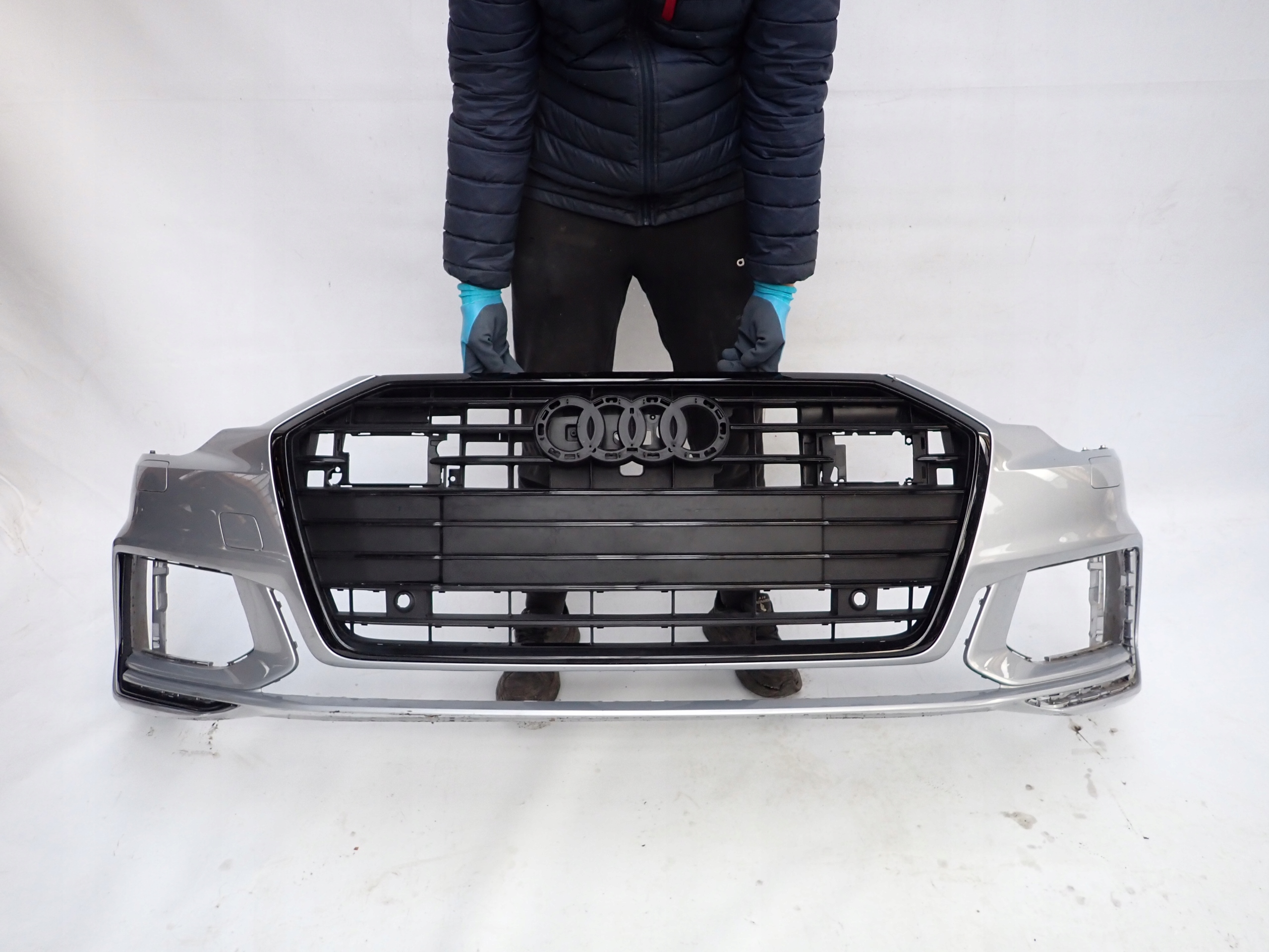 AUDI A6 C8 4K S LINE 18- bumper front front grill SPR PDC 4K0807221C