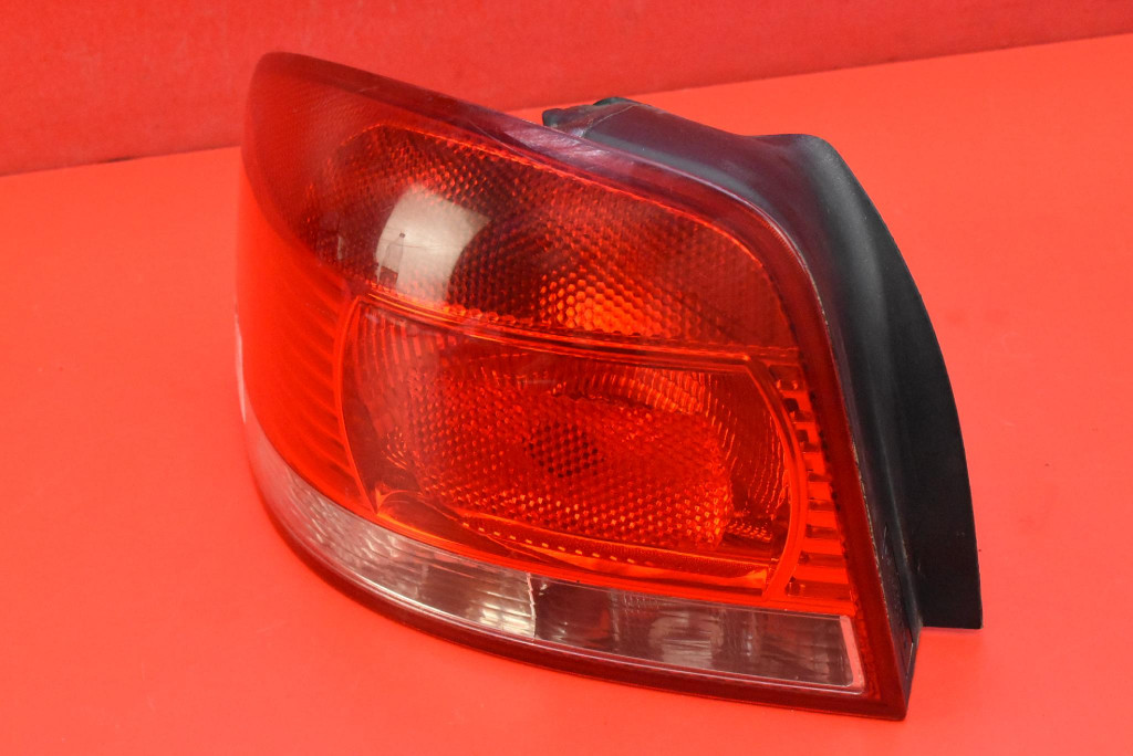 light left rear part rear 8P0945095 AUDI A3 8P 3D HB LIFT 04-08