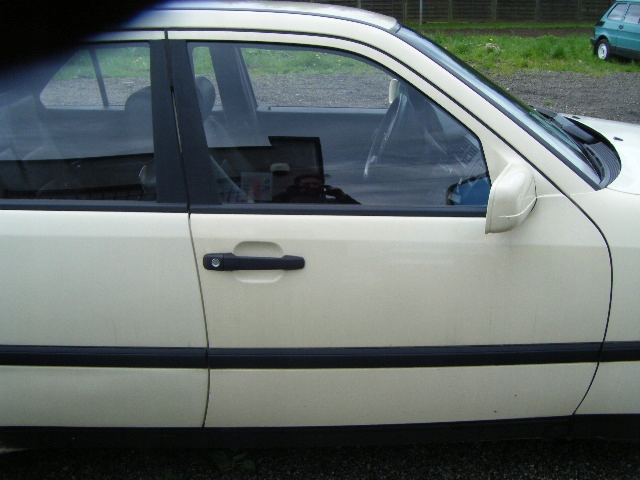 MERCEDES C W202 93-00 SZYBA PRAWA PRZEDNIA