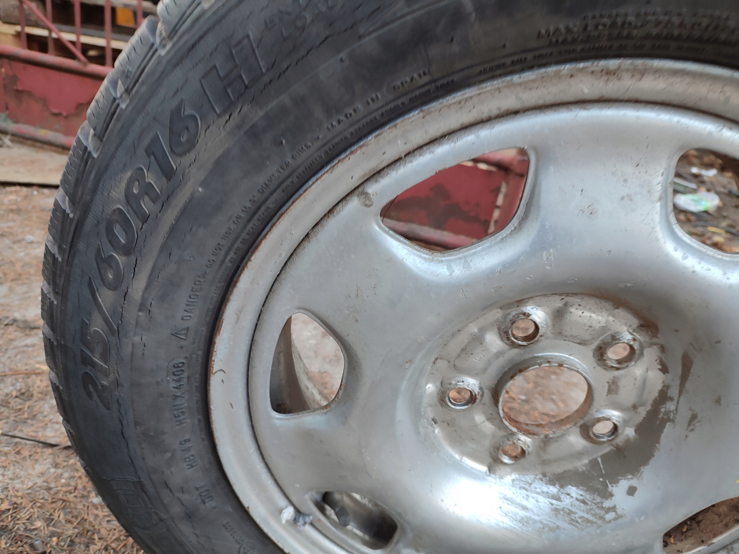 wheel ZAPAS spare TOYOTA RAV 4 and
