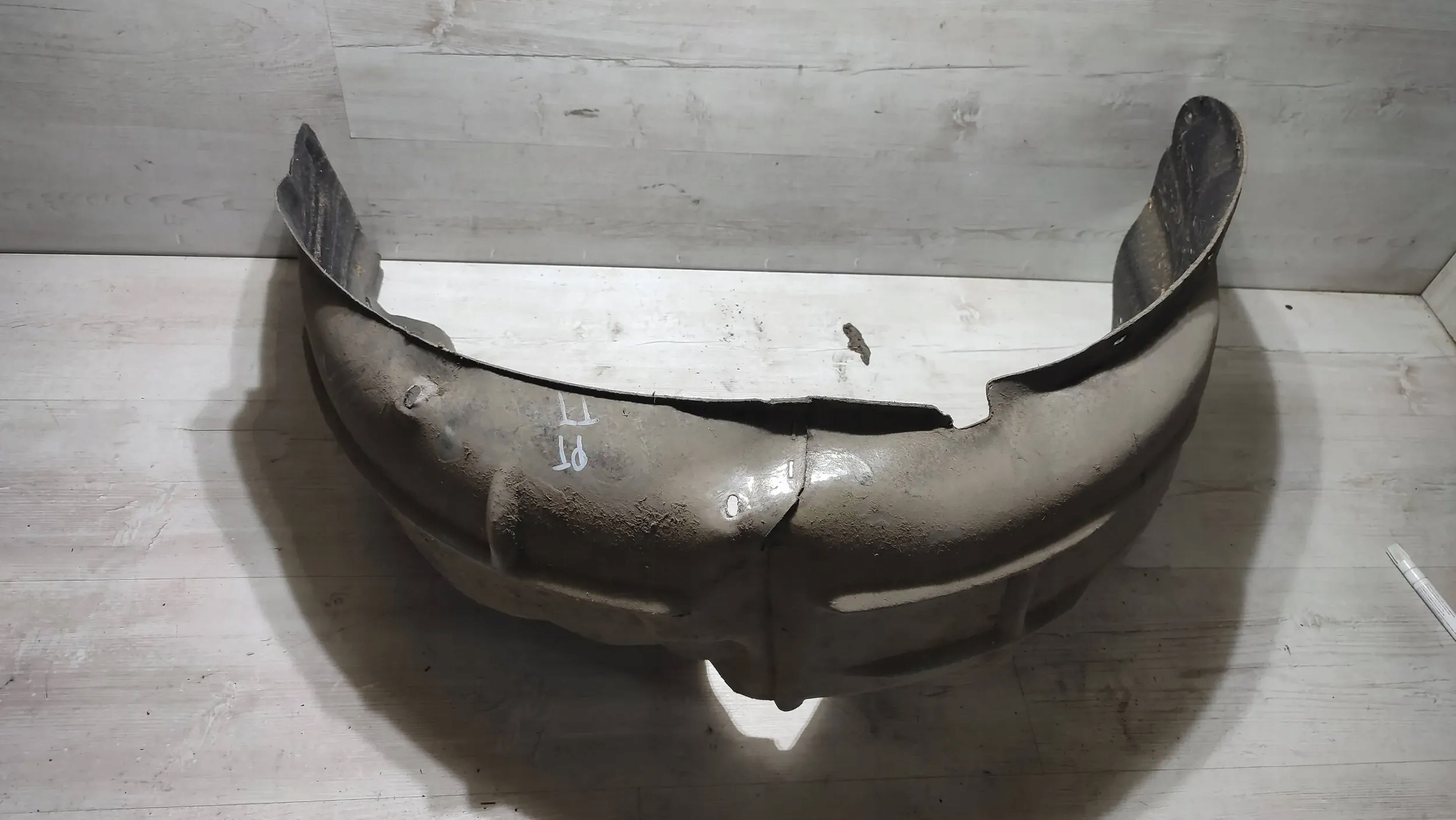 Audi TT 8J 13r 2.0tdi rear part side right mudguard