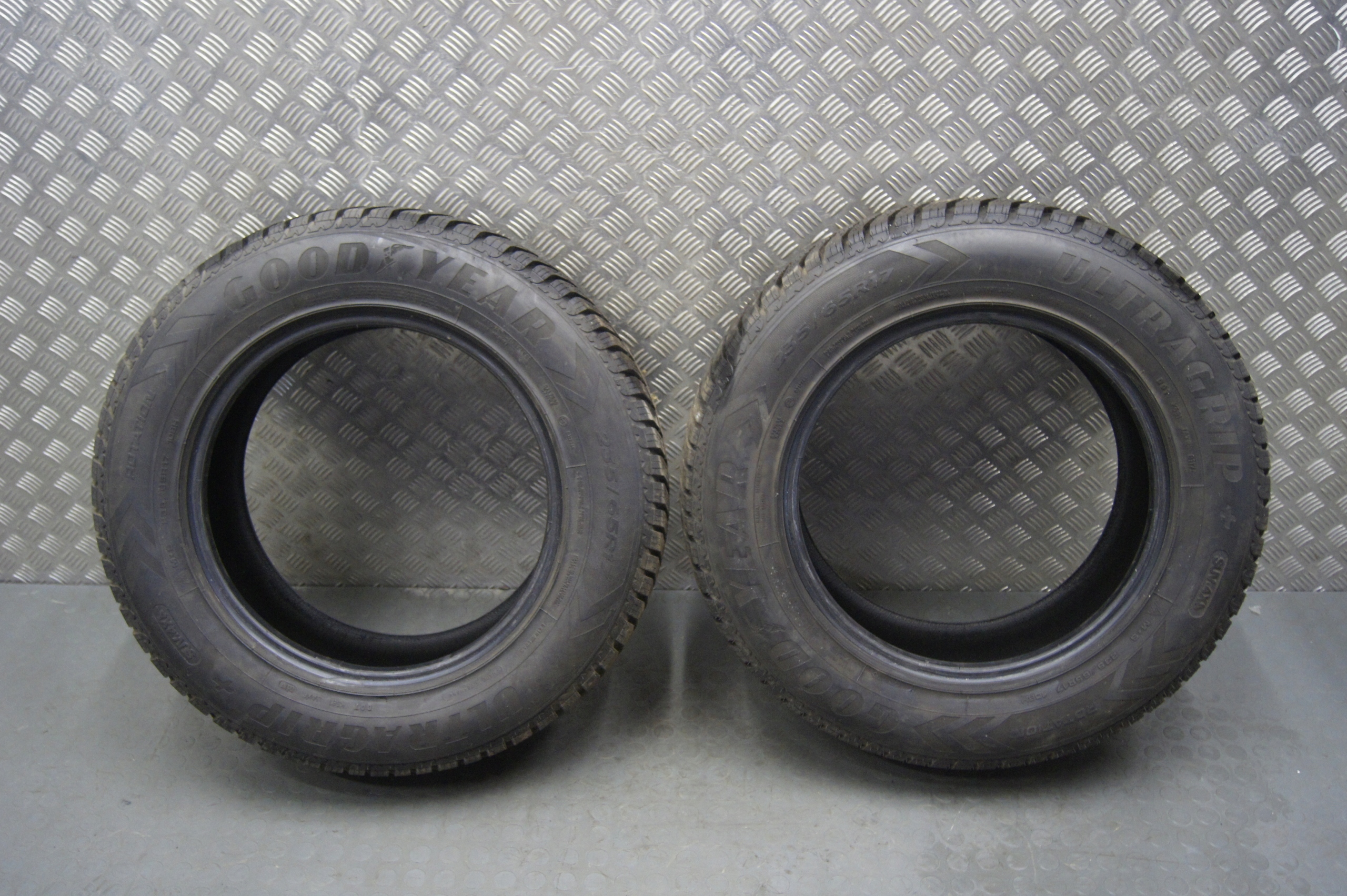 Opony goodyear 235/65R17 ultragrip + 2017