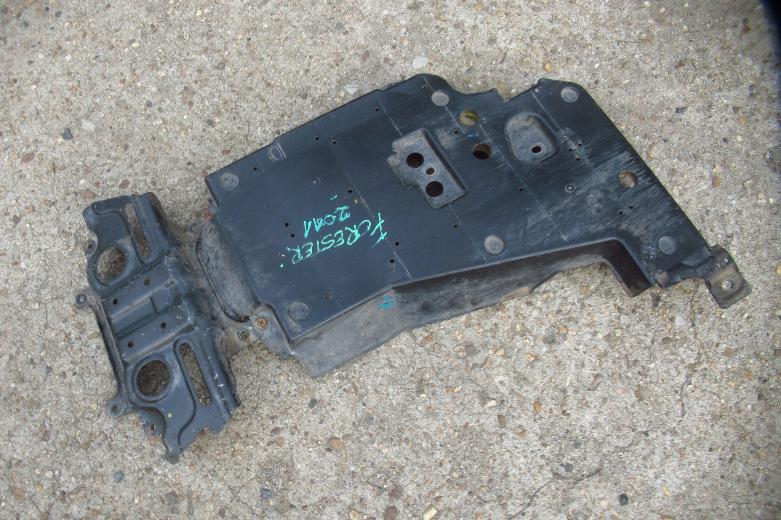 SUBARU FORESTER 2.0D cover chassis