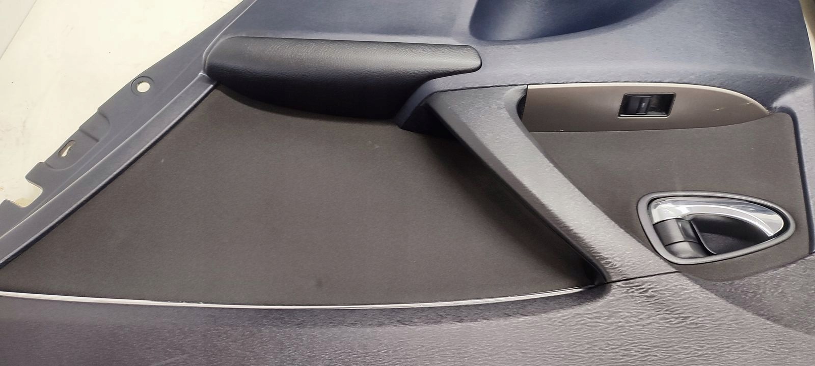 side side komplet Toyota Avensis T27