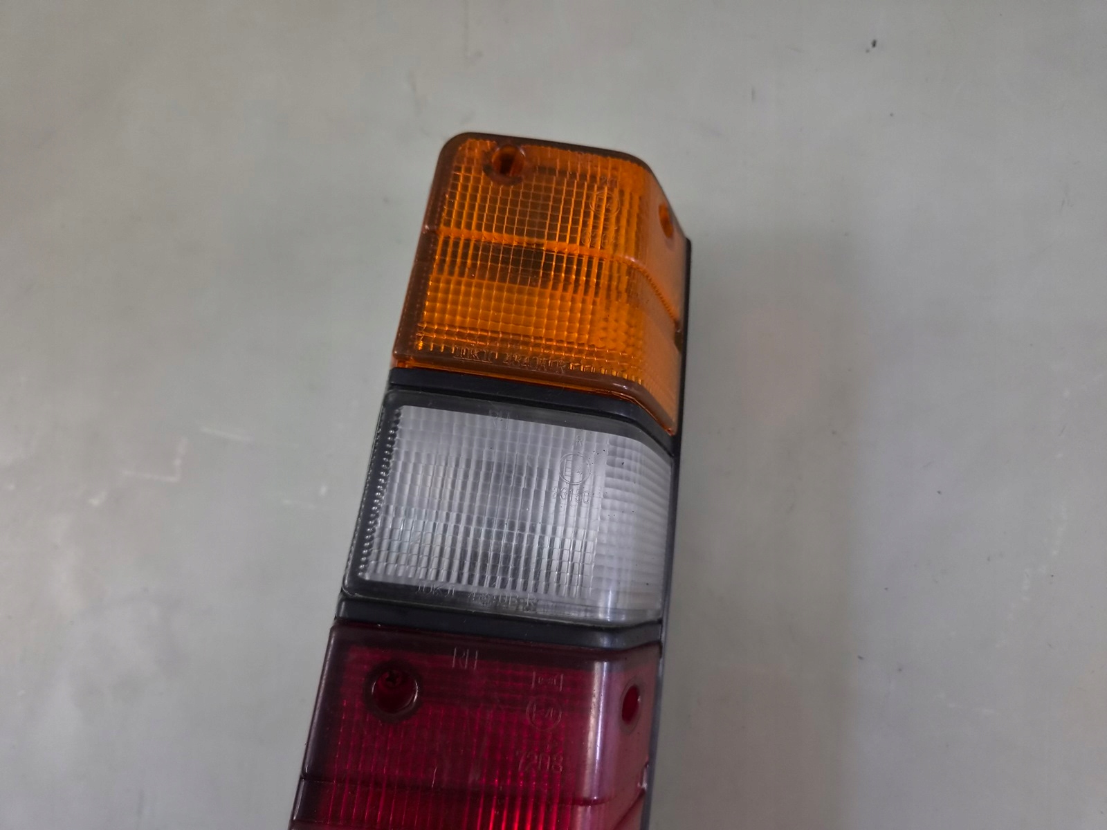 light right rear part right rear SUBARU LIBERO IKI4340BR