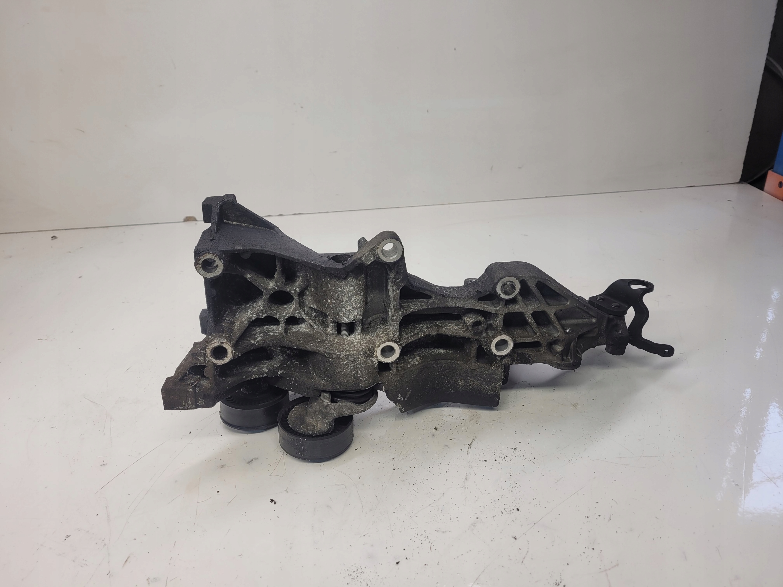supporto alternatore AUDI VW SEAT 2.0 TDI 03L903143H
